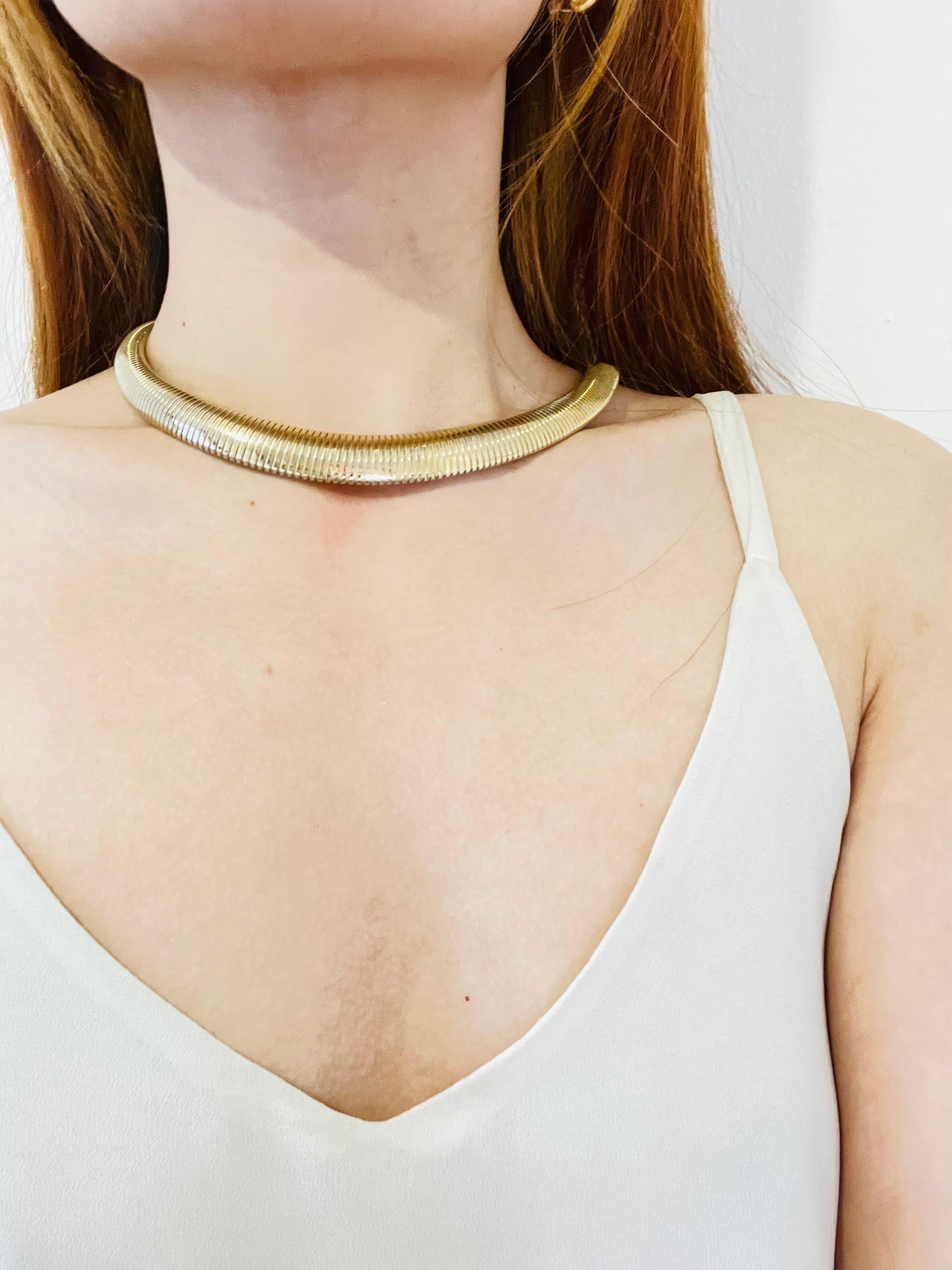Women's or Men's Christian Dior Vintage 1980s Ribbed Adjustable Omega Snake Choker Gold Necklace