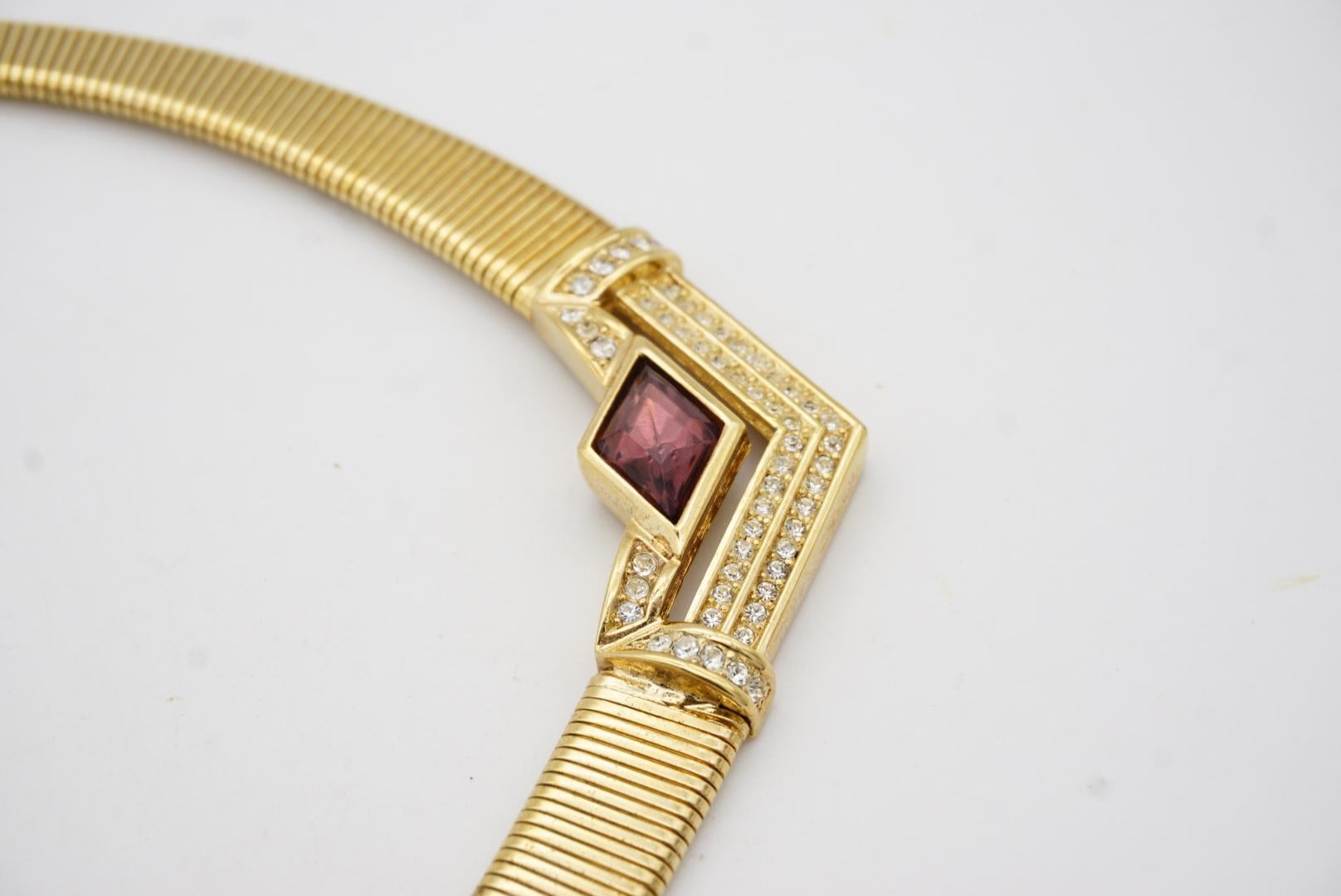 Christian Dior Vintage 1980s Ribbed Amethyst Crystals Triangle Omega Necklace For Sale 5