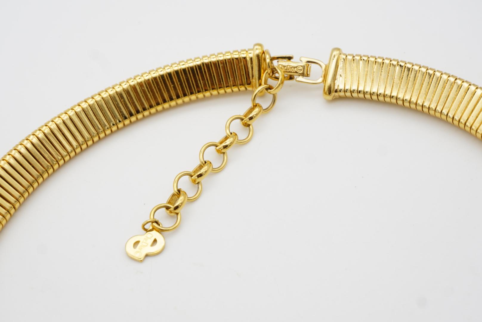 Christian Dior Vintage 1980s Ribbed Omega Snake Choker Gold Pendant Necklace 6