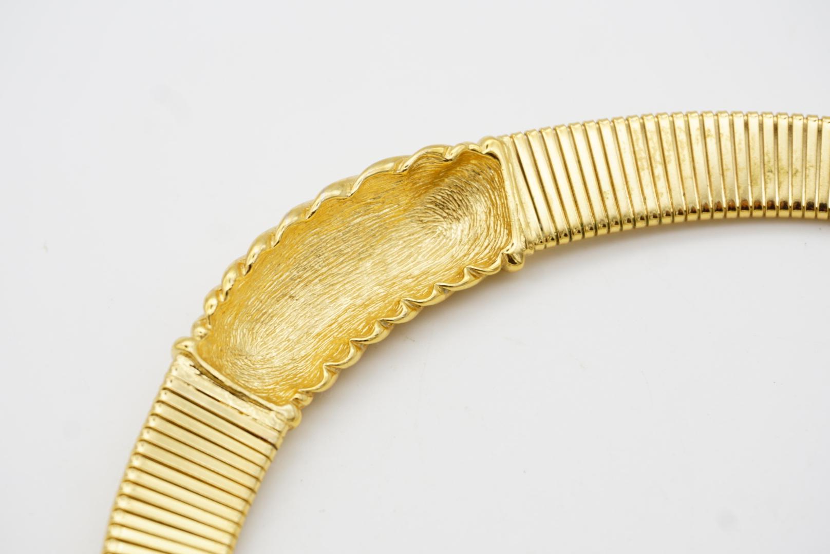 Christian Dior Vintage 1980s Ribbed Omega Snake Choker Gold Pendant Necklace 7