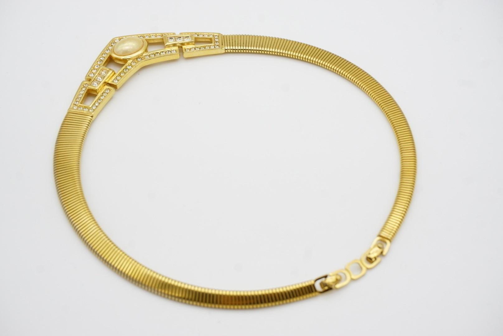 Christian Dior Vintage Años 80 Collar Omega Ovalado Calado Cristales Perla en venta 8