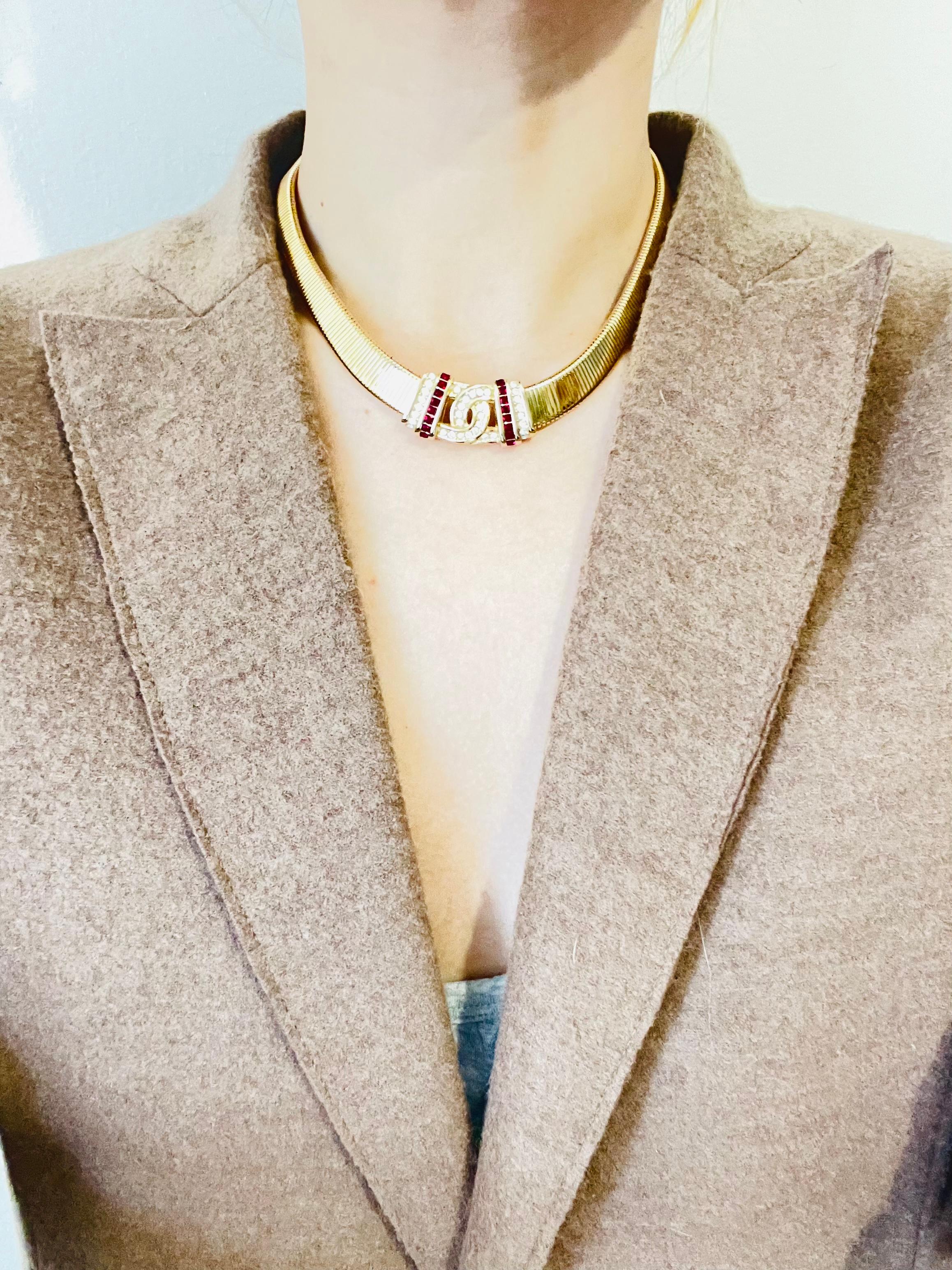 Christian Dior Vintage anni '80, rubino, cristalli trasparenti, fiocco interlock, collana a costine in vendita 1