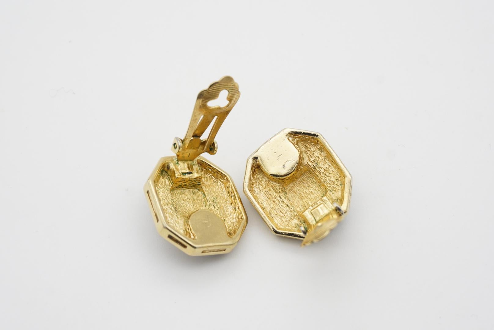 Christian Dior Vintage 1980s Ruby Gripoix Black Crystals Octagon Clip Earrings For Sale 7