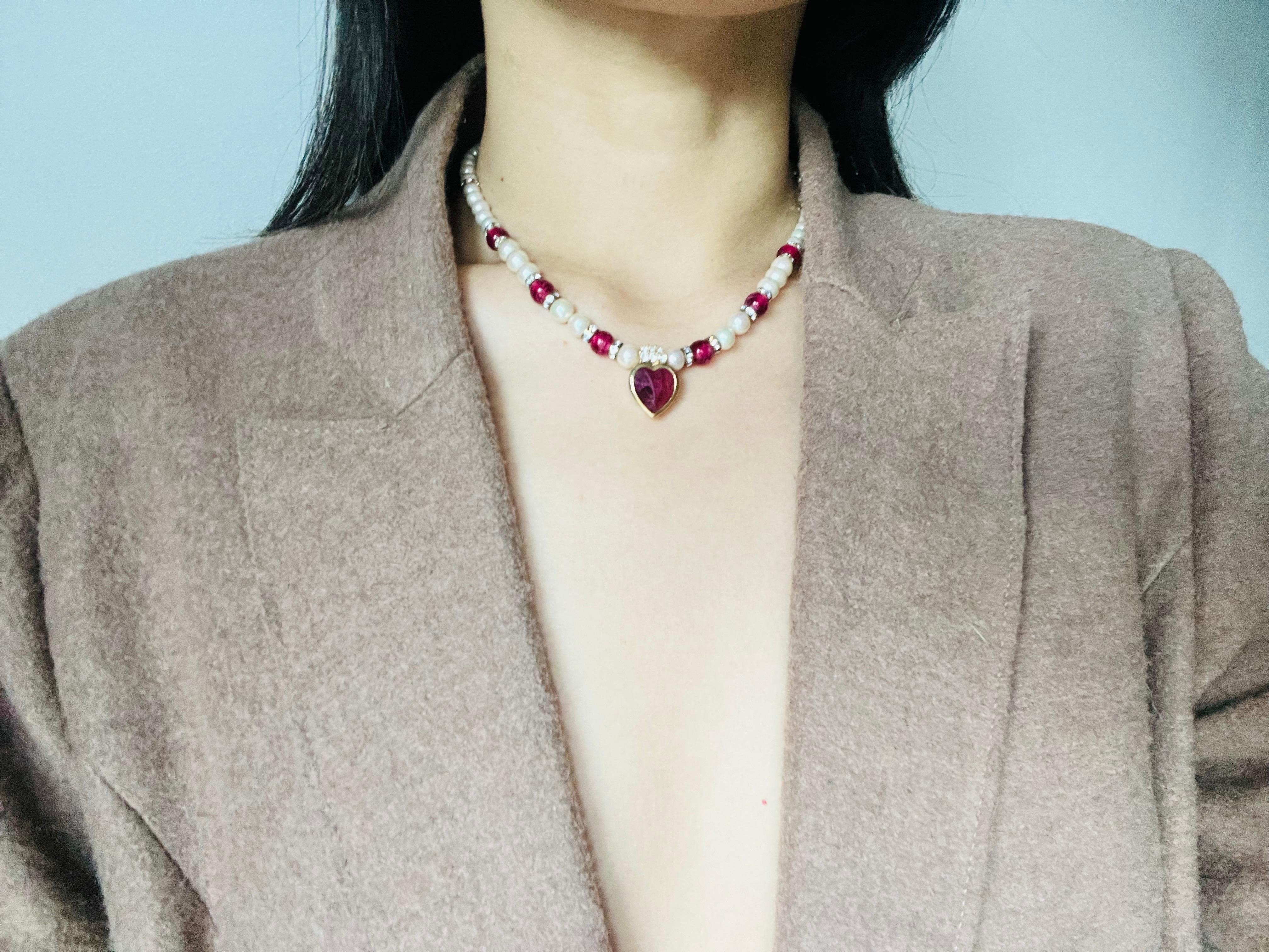 Christian Dior Vintage 1980s Ruby Heart White Pearls Cabochon Crystals Necklace For Sale 1