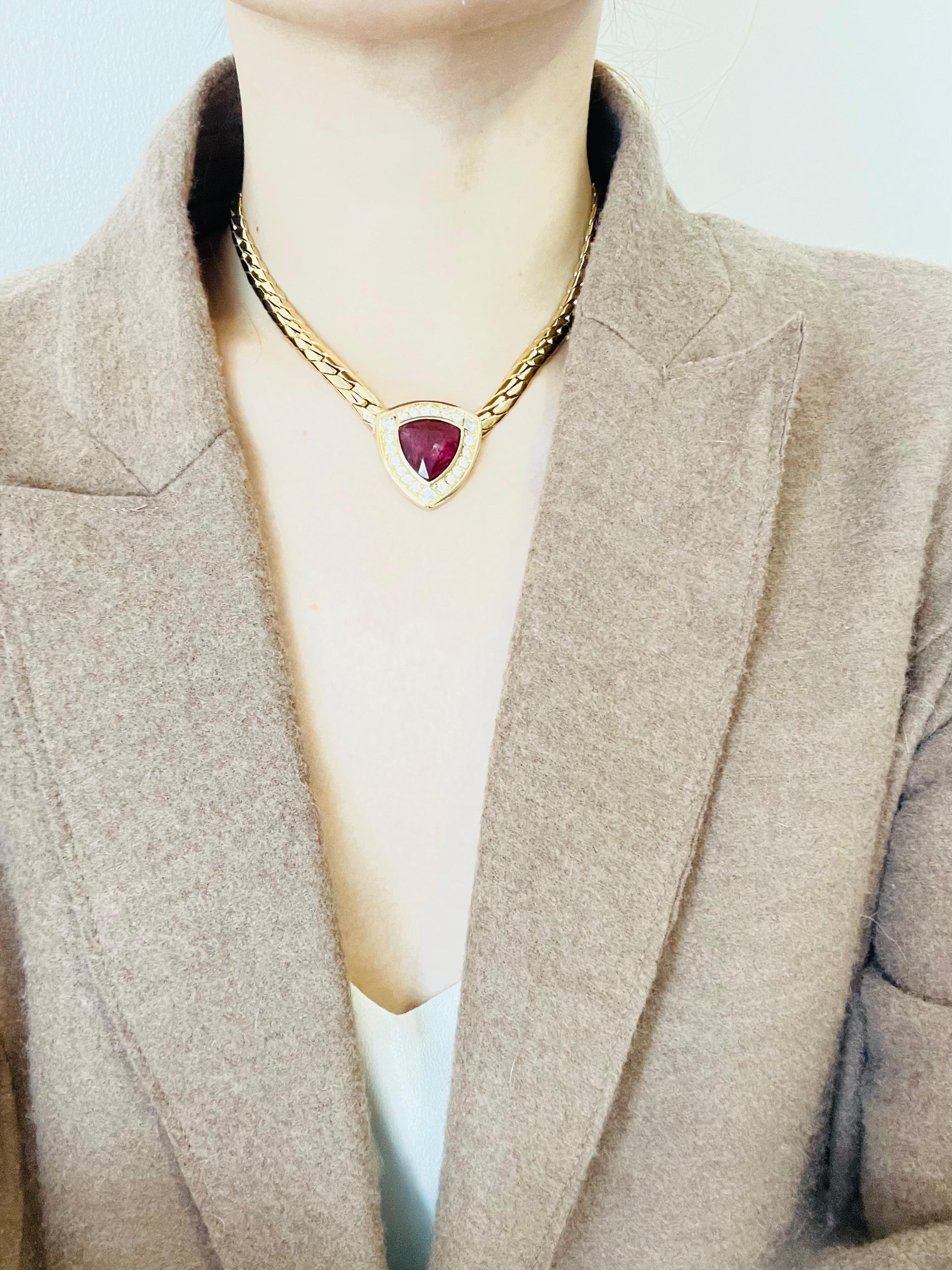 Christian Dior Vintage 1980s Ruby Red Diamond Triangle Crystals Gold Necklace In Excellent Condition For Sale In Wokingham, England