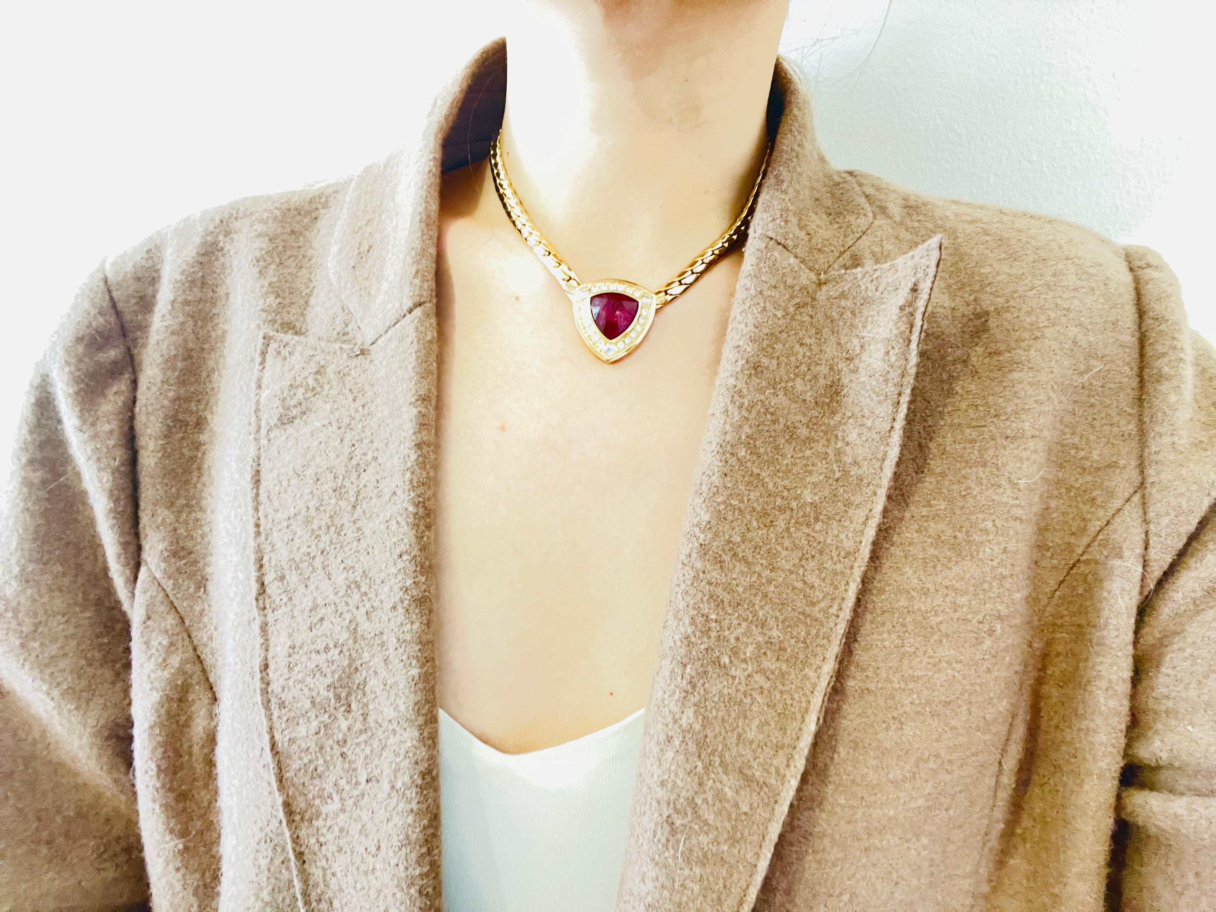 Christian Dior Vintage 1980s Ruby Red Diamond Triangle Crystals Gold Necklace For Sale 1