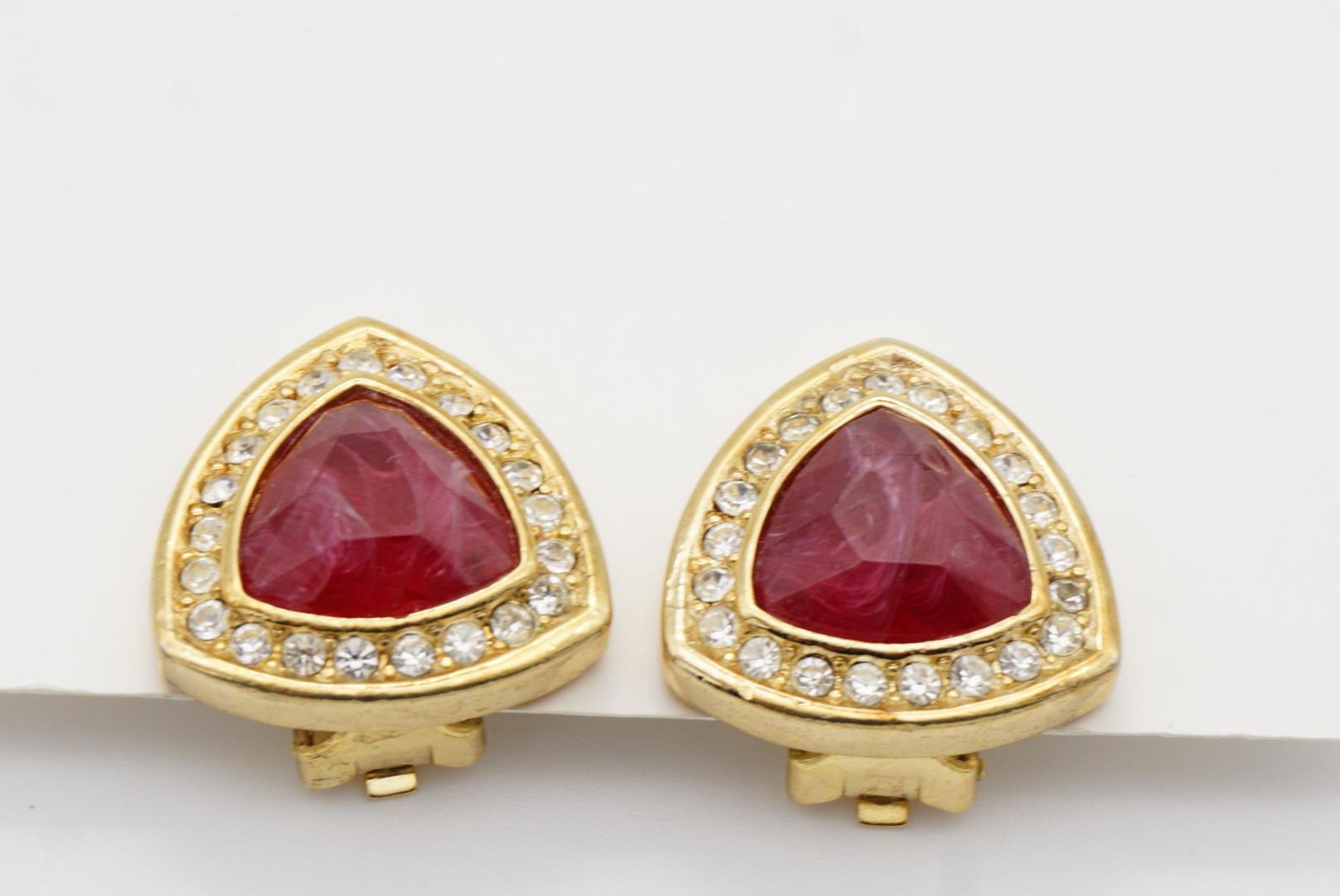 Christian Dior Vintage 1980s Ruby Triangle Shield Crystals Gold Clip Earrings For Sale 5
