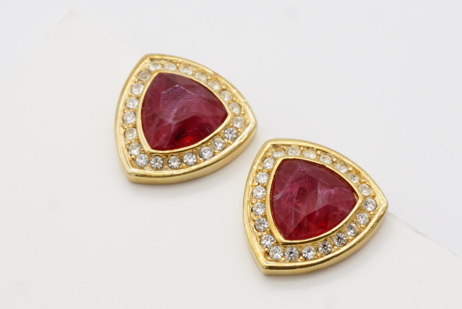 Christian Dior Vintage 1980s Ruby Triangle Shield Crystals Gold Clip Earrings For Sale 4