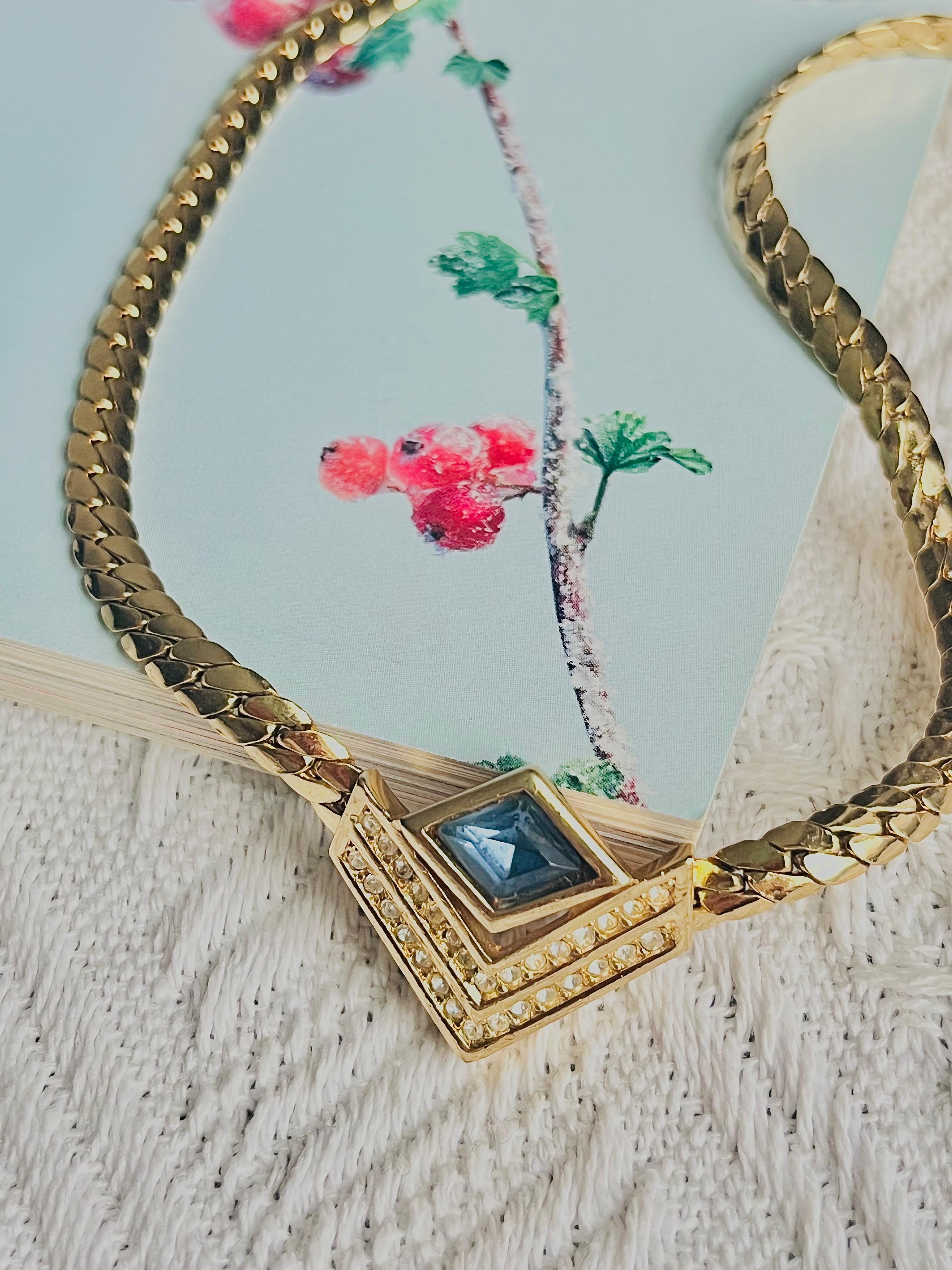 da uomo o donna Christian Dior Collana vintage anni '80 con zaffiro, diamante e cristalli a doppio triangolo in vendita