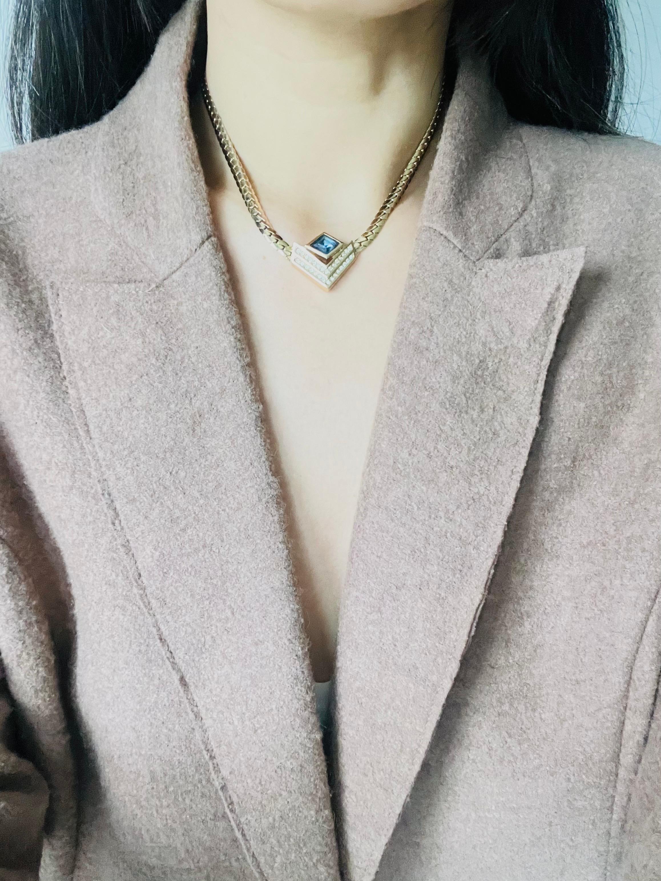 Christian Dior Collana vintage anni '80 con zaffiro, diamante e cristalli a doppio triangolo in vendita 1