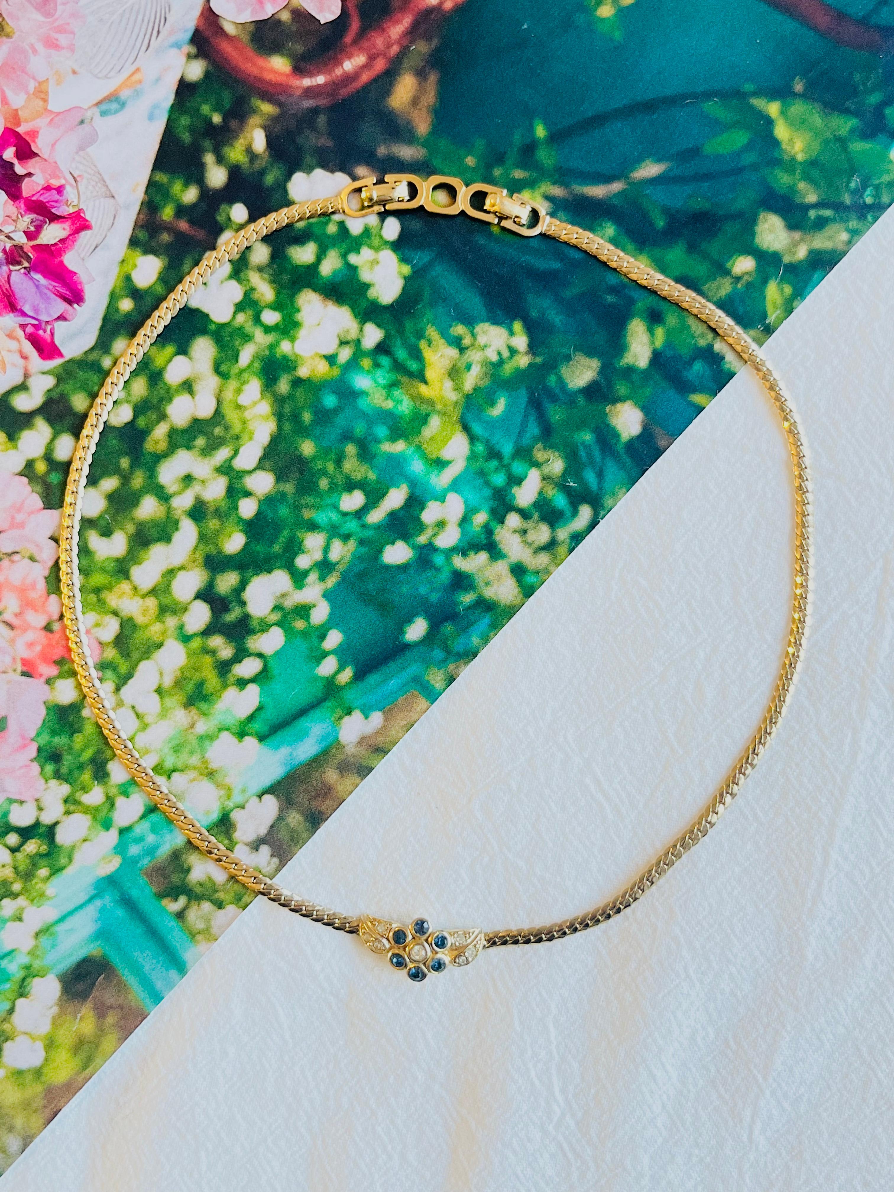 Byzantin Christian Dior Vintage 1980s Sapphire Flower Leaf Crystal Pendant Gold Necklace en vente