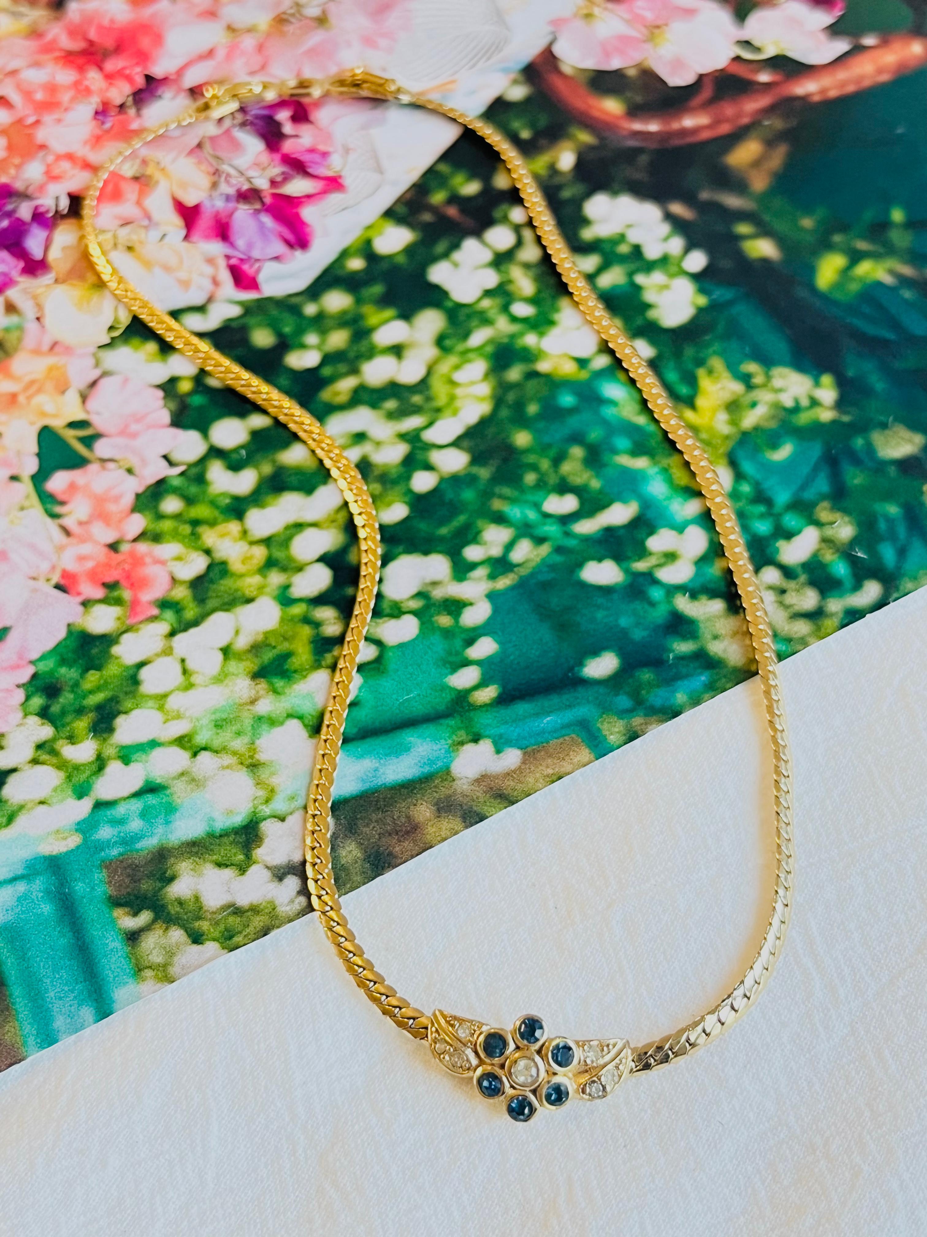 Christian Dior Vintage 1980s Sapphire Flower Leaf Crystal Pendant Gold Necklace Unisexe en vente