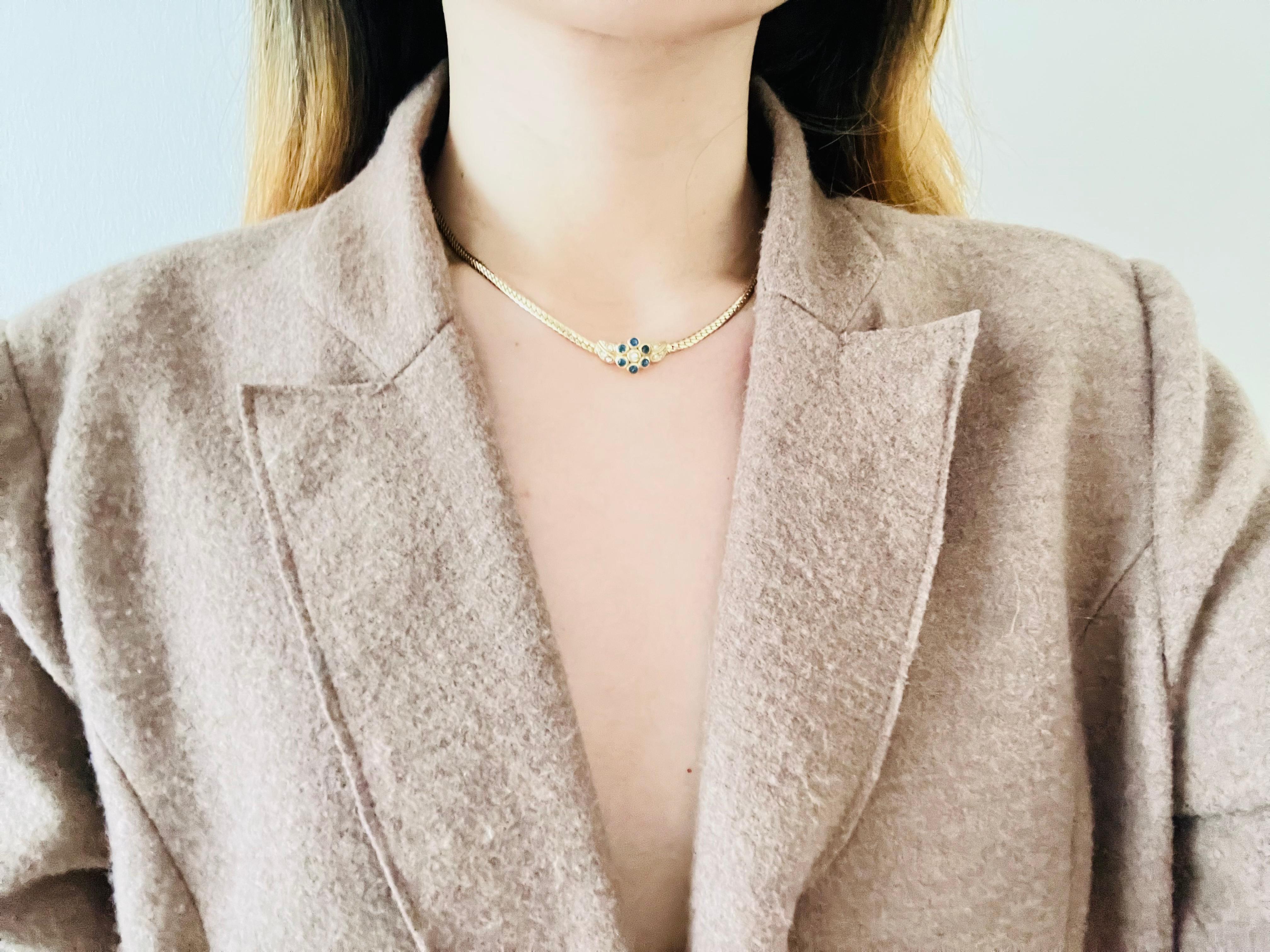Christian Dior Vintage 1980s Sapphire Flower Leaf Crystal Pendant Gold Necklace For Sale 2