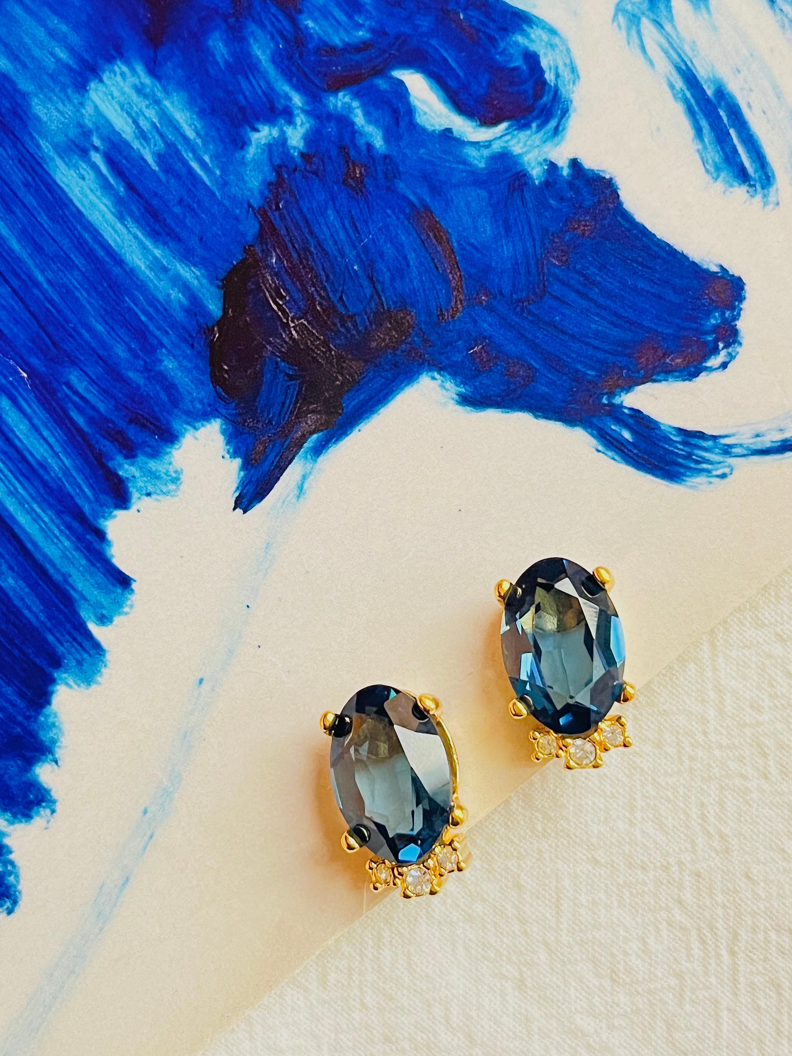 Napoleon III Christian Dior Vintage 1980s Sapphire Navy Oval Crystals Gold Clip On Earrings For Sale