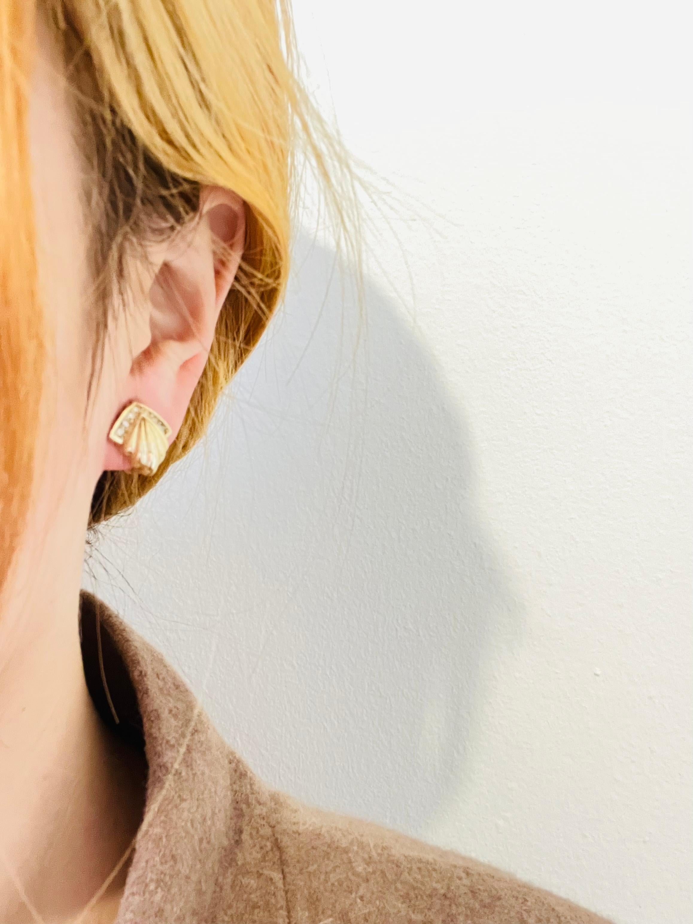 Women's or Men's Christian Dior Vintage 1980s Shell Triangle Diamond Crystals Gold Clip Earrings