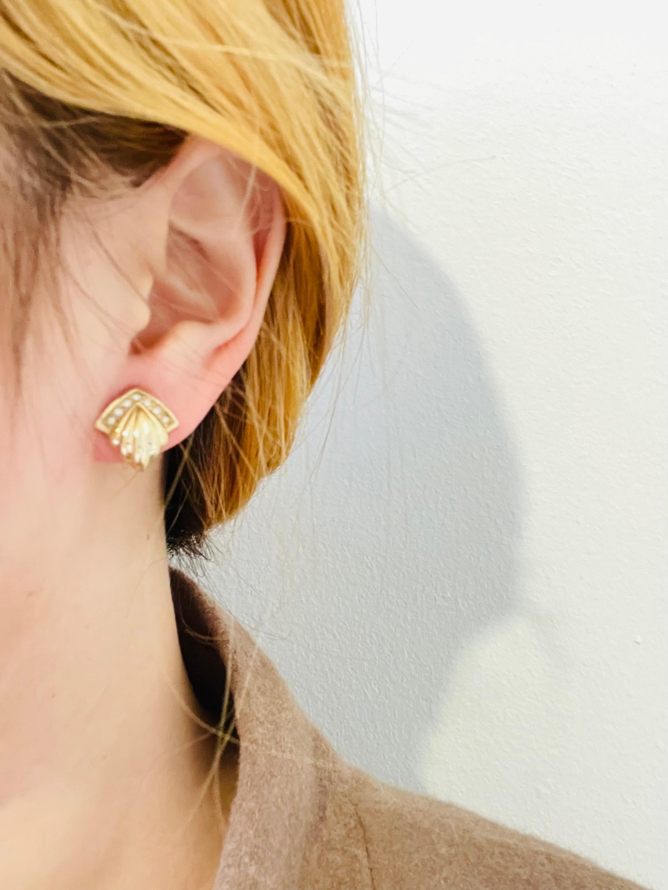 Christian Dior Vintage 1980s Shell Triangle Diamond Crystals Gold Clip Earrings For Sale 1