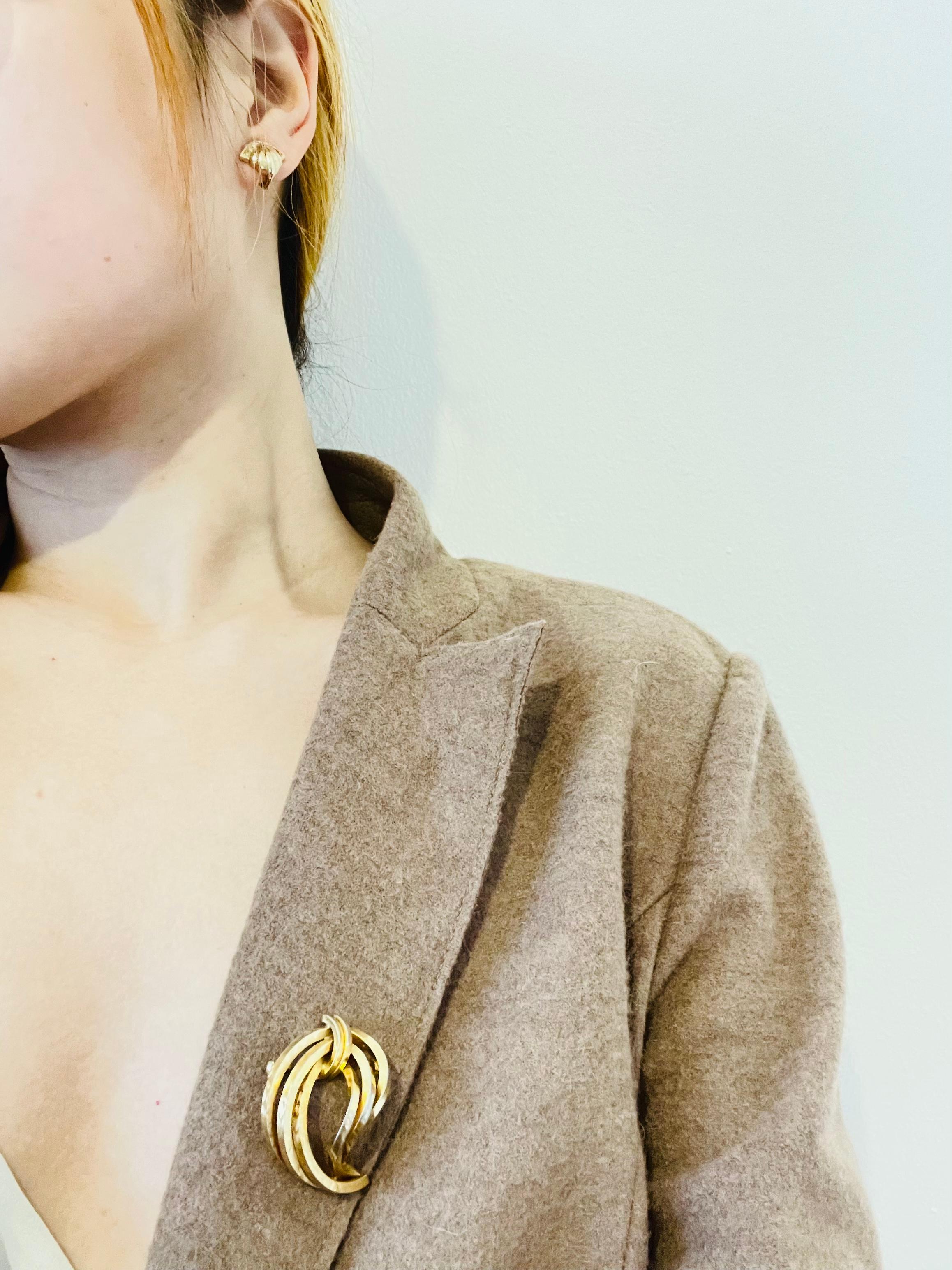 Christian Dior Vintage 1980s Shell Triangle Diamond Crystals Gold Clip Earrings For Sale 2