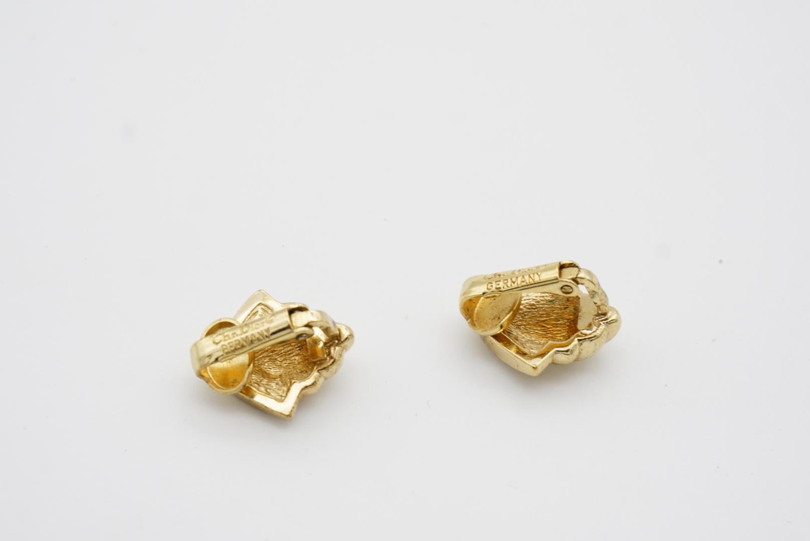 Christian Dior Vintage 1980s Shell Triangle Diamond Crystals Gold Clip Earrings 4