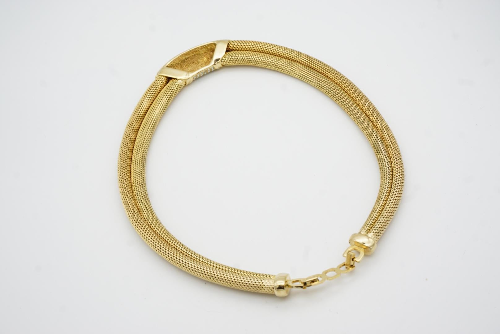 Christian Dior Vintage Años 80 Cristales Centelleantes Amplio Collar Omega de Malla Tejida en venta 10