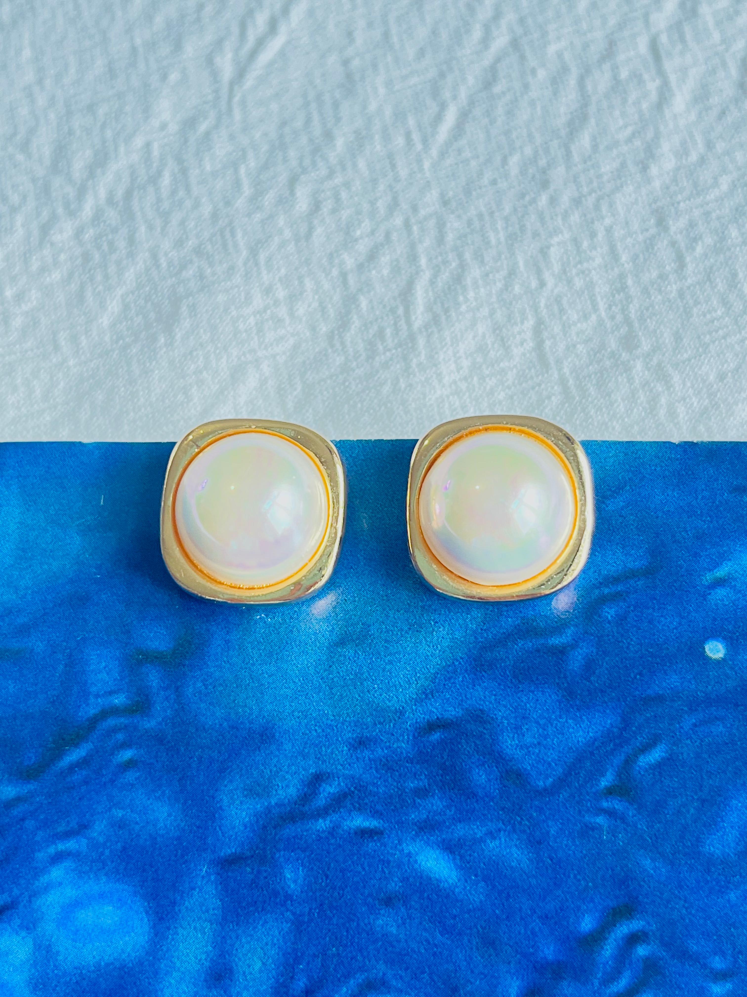 Art Deco Christian Dior Vintage 1980s Square Cube White Round Pearl Gold Clip Earrings For Sale