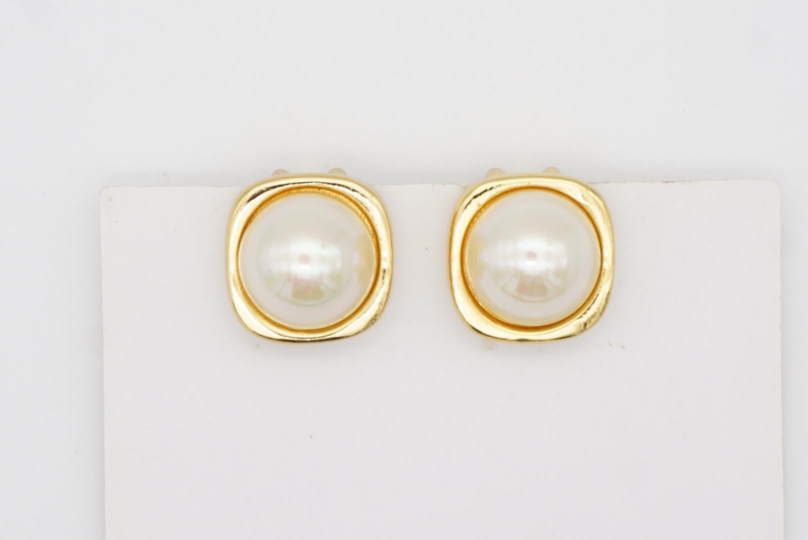 Christian Dior Vintage 1980s Square Cube White Round Pearl Gold Clip Earrings  For Sale 2