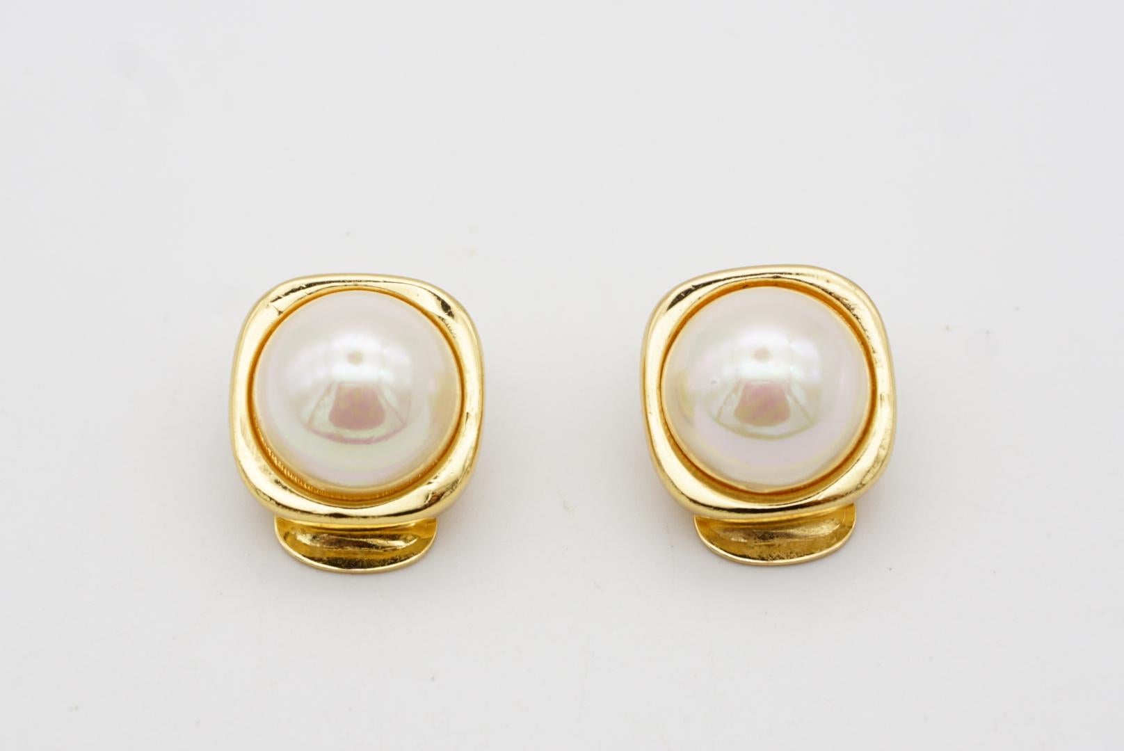 Christian Dior Vintage 1980s Square Cube White Round Pearl Gold Clip Earrings For Sale 2