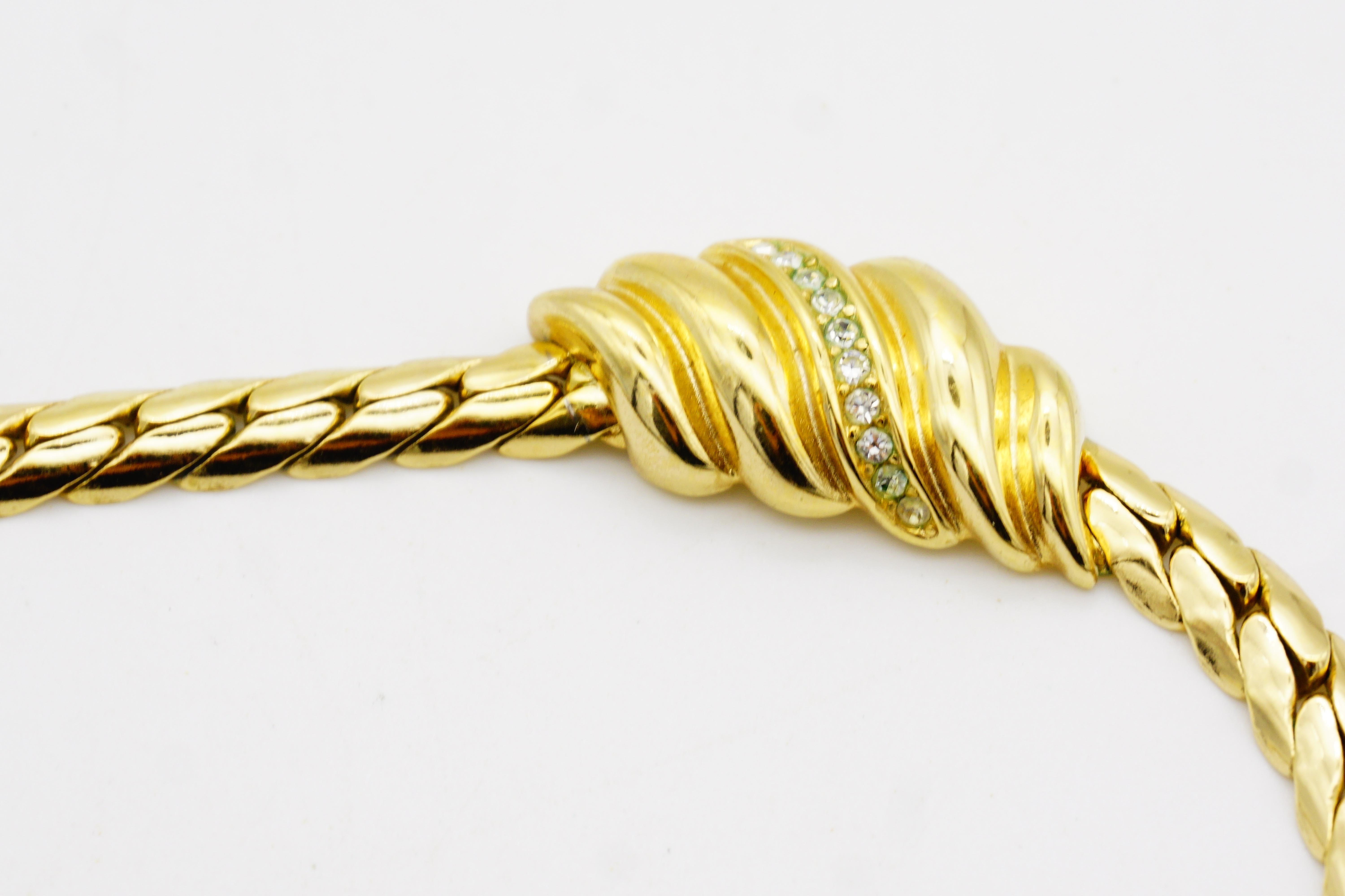Christian Dior Vintage 1980s Swirl Wavy Conch Crystals Pendant Gold Necklace For Sale 5