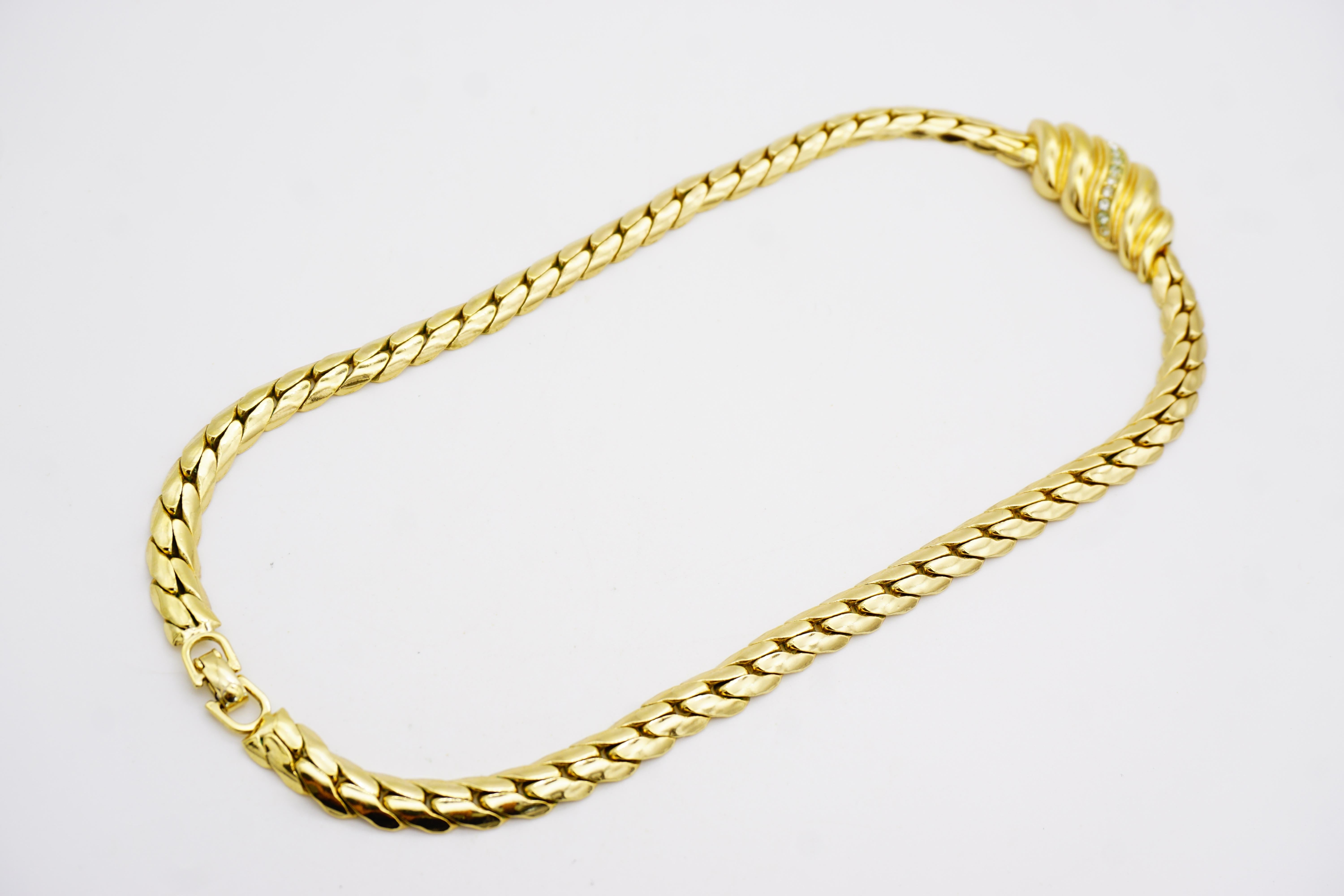 Christian Dior Vintage 1980s Swirl Wavy Conch Crystals Pendant Gold Necklace For Sale 6