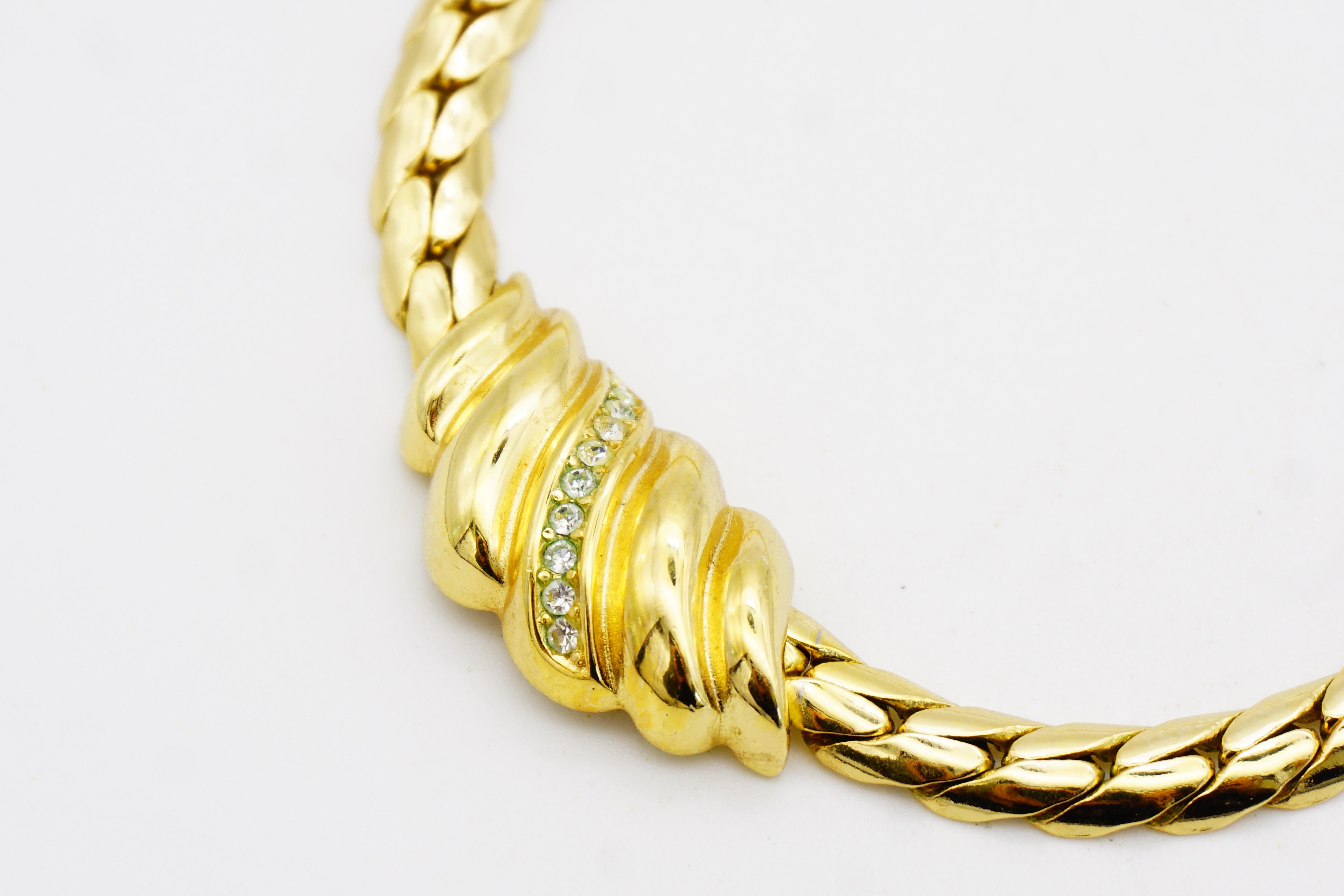 Christian Dior Vintage 1980s Swirl Wavy Conch Crystals Pendant Gold Necklace For Sale 4