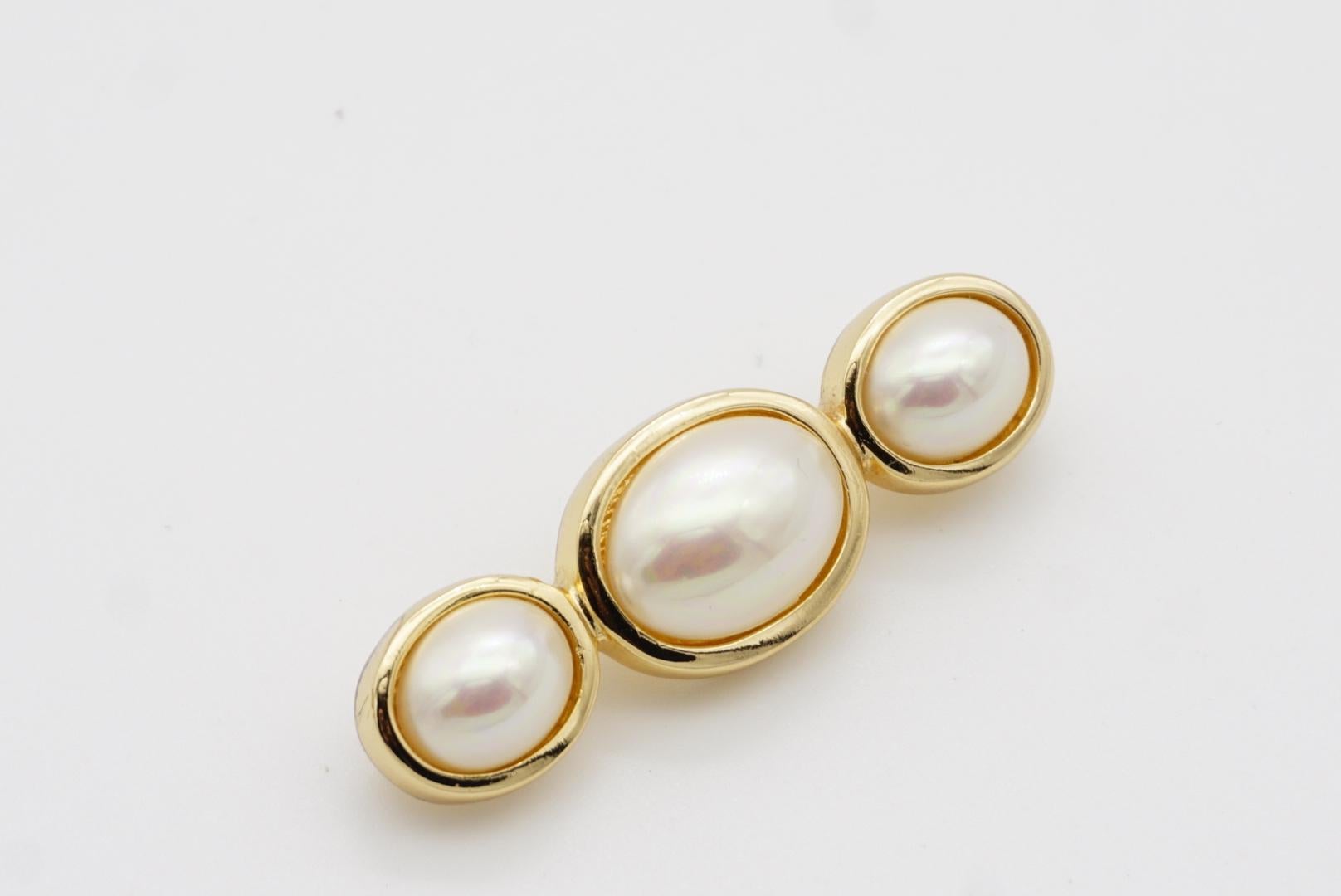 Christian Dior Vintage 1980s Symmetric White Trio Oval Pearls Long Bar Brooch For Sale 5