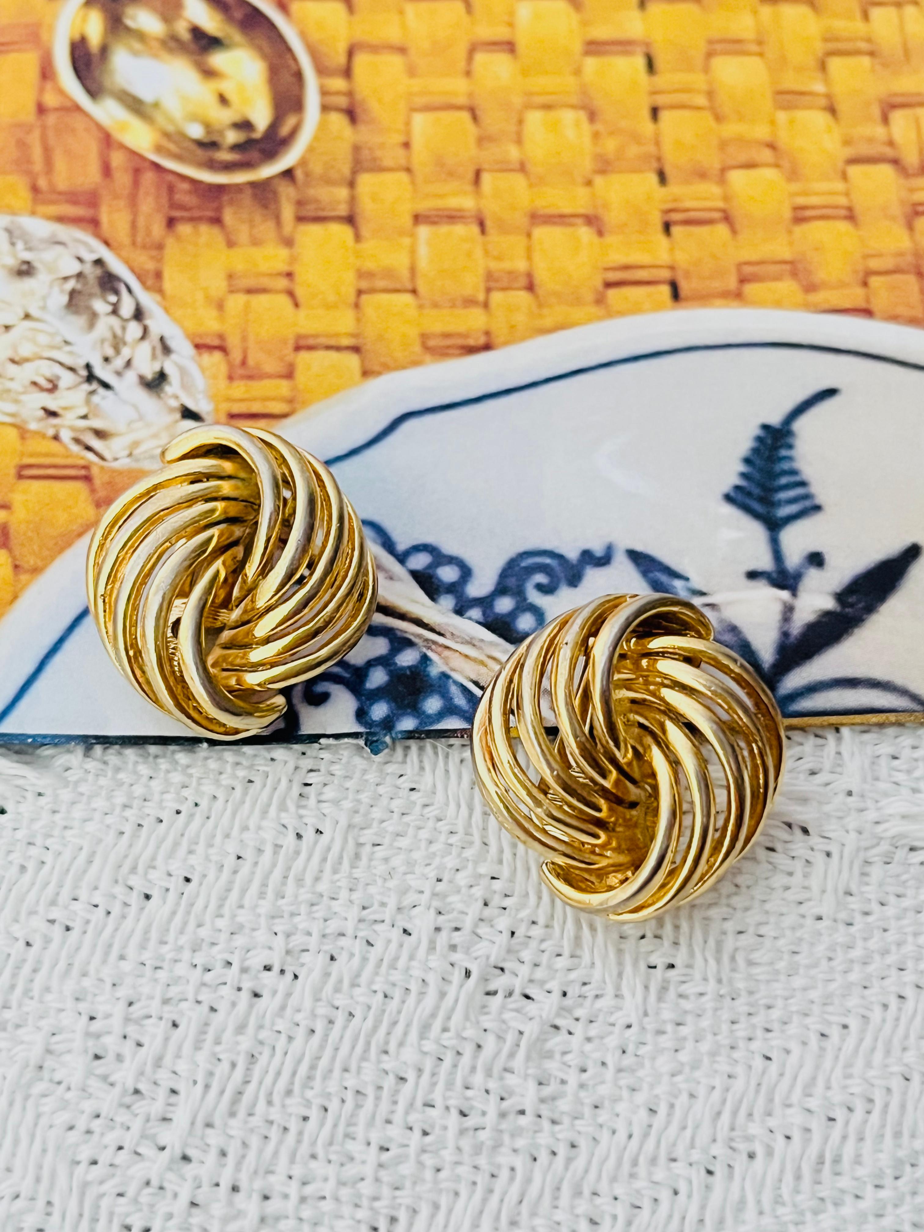 Christian Dior Vintage Años 80 Pendientes de clip de cuerda entrelazada en espiral de diez vueltas Art Decó en venta