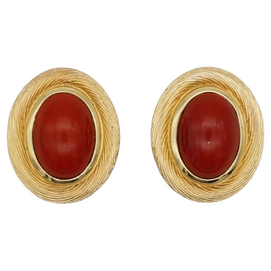 Christian Dior Vintage anni
80 Orecchini a clip con cabochon ovale rosso rubino grande e testurizzato