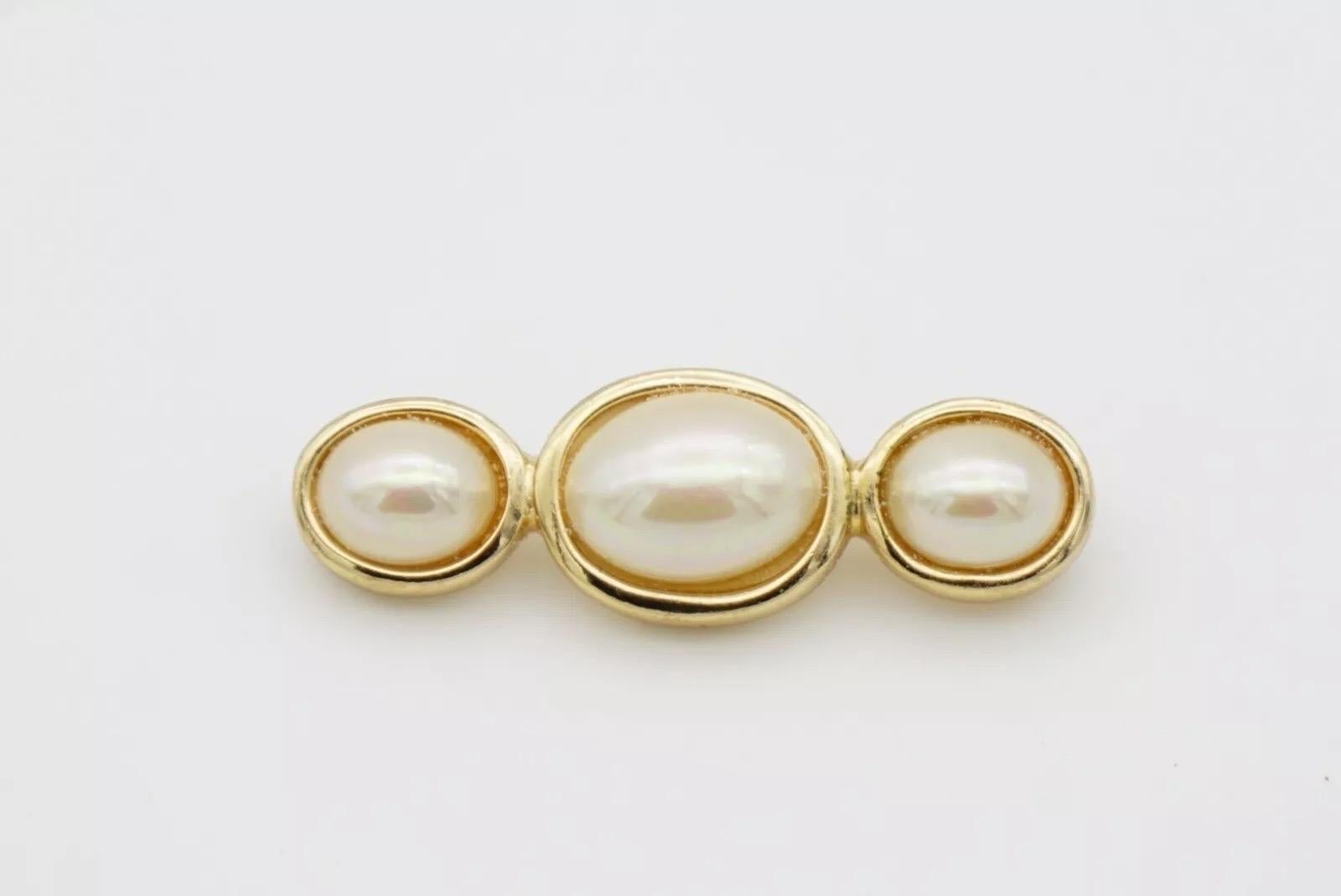 Christian Dior Vintage 1980s Three Trio White Oval Pearls Long Bar Gold Brooch 4