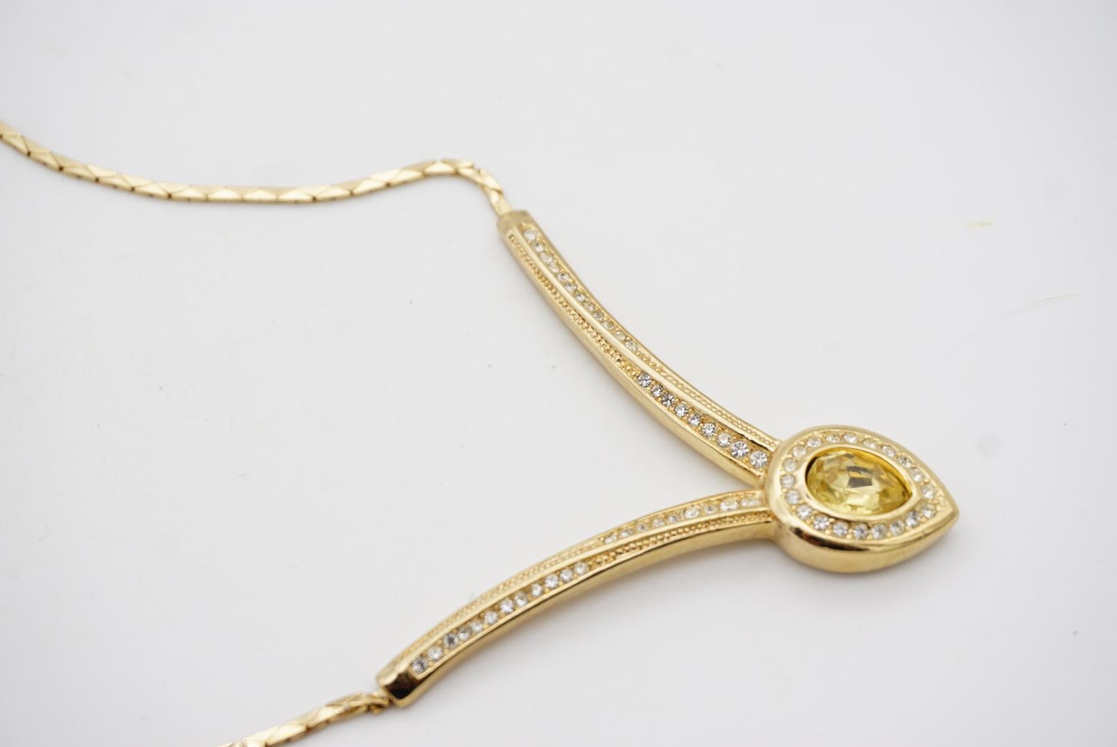 Christian Dior Vintage 1980 Collier pendentif triangle goutte d'eau en cristal de topaze en vente 6