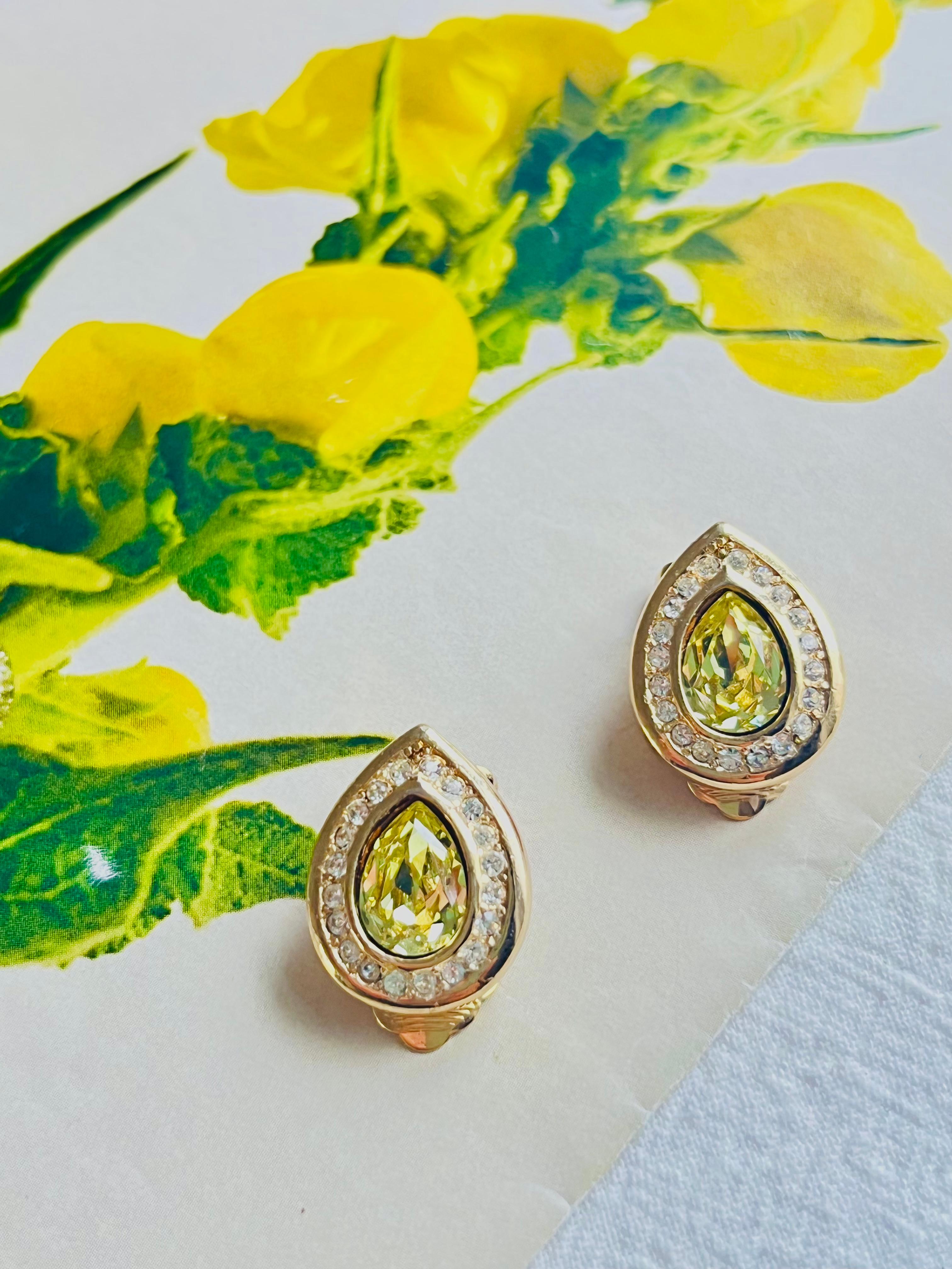 Christian Dior Vintage 1980s Topaz Crystals Tear Water Drop Clip Gold Earrings  In Excellent Condition For Sale In Wokingham, England