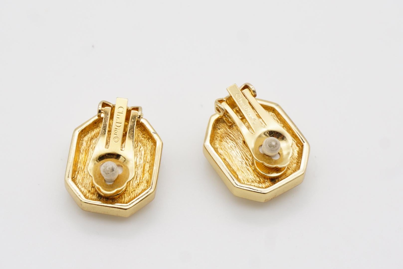 Christian Dior Vintage 1980s Topaz Light Green Octagon Crystals Clip Earrings 7