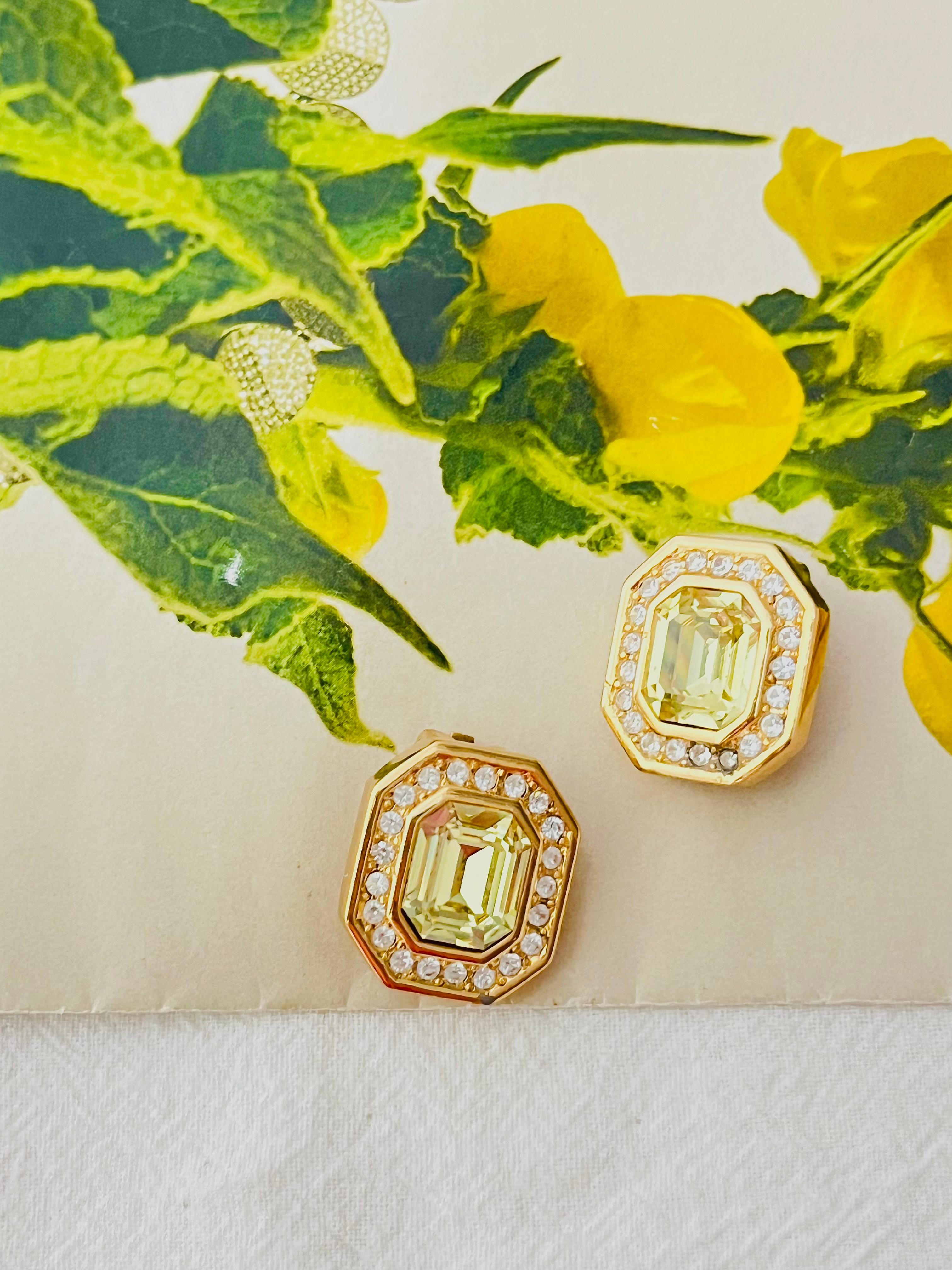 Christian Dior Vintage 1980s Topaz Light Green Octagon Crystals Clip Earrings In Good Condition In Wokingham, England