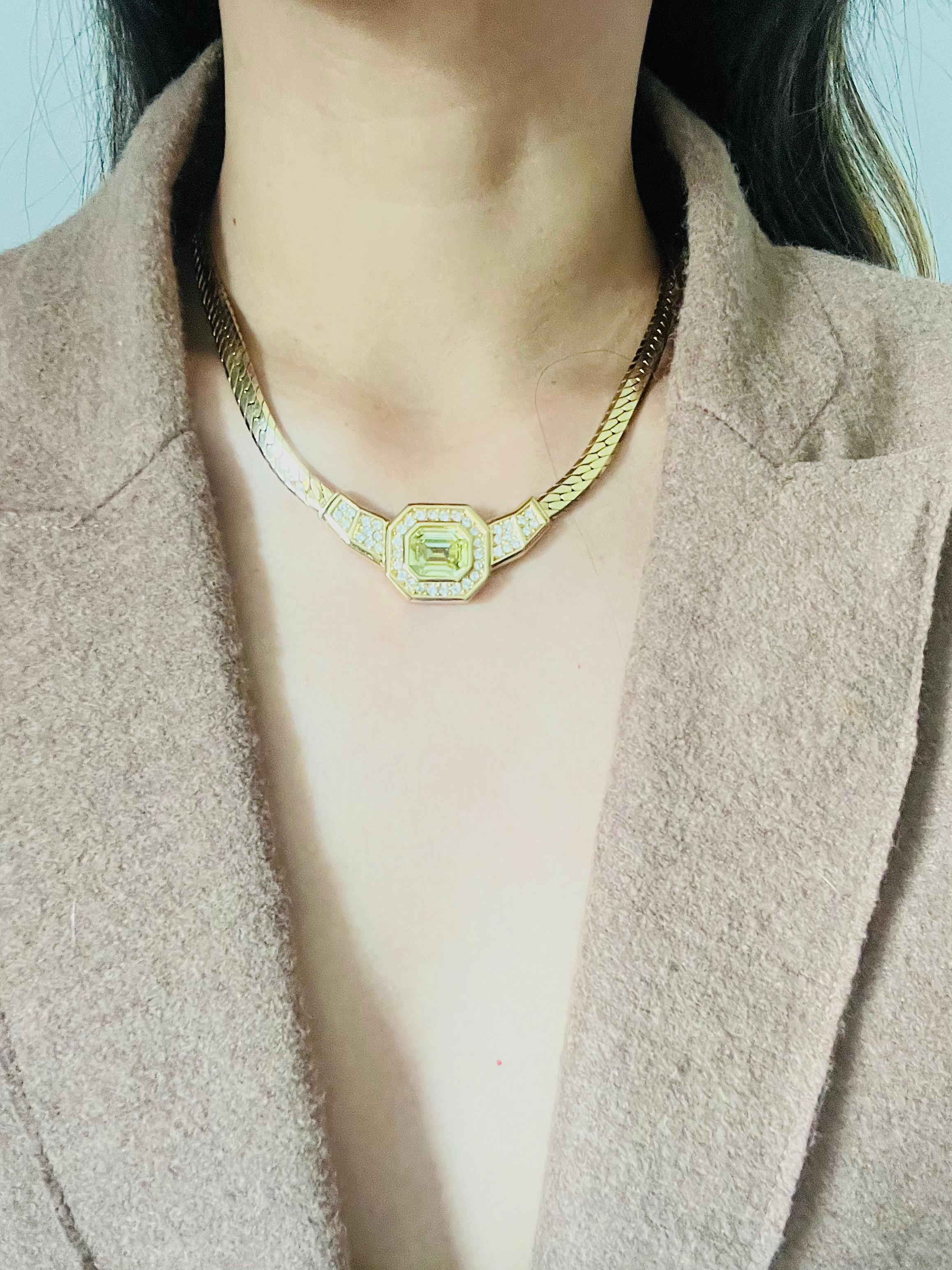 Christian Dior Vintage 1980s Topaz Light Green Octagon Crystals Pendant Necklace For Sale 3