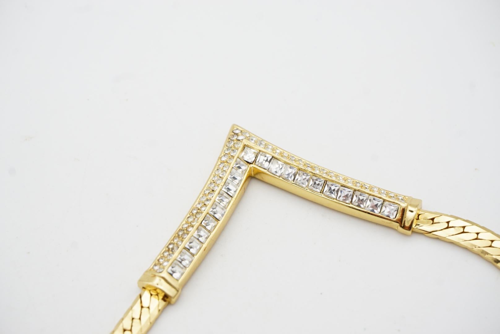 Christian Dior, collier pendentif vintage des années 1980 avec grand triangle carré de cristaux en vente 4