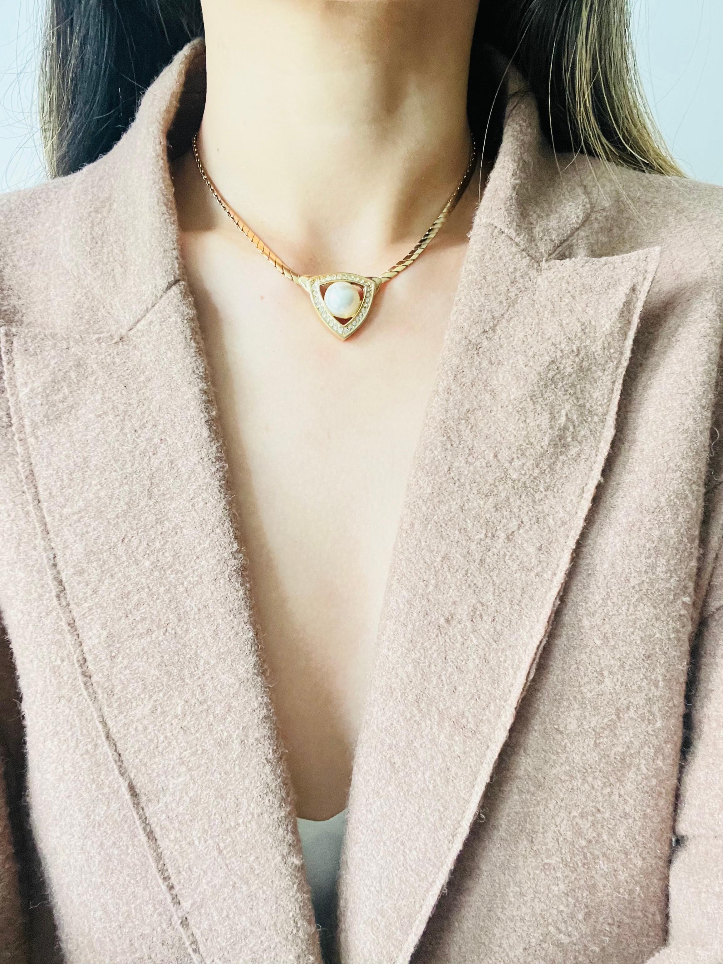 Christian Dior, collier vintage des années 1980, triangle ajouré, perles blanches et cristaux en vente 2
