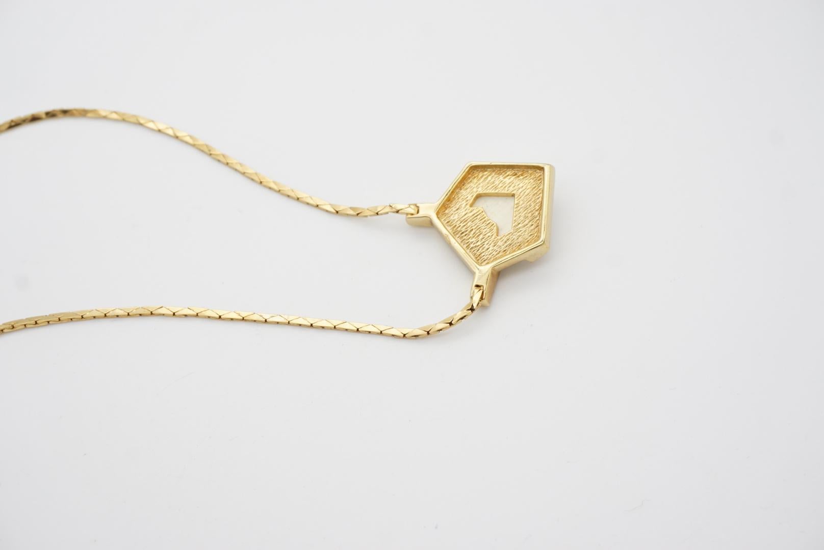Christian Dior Vintage 1980s Triangle White Cream Crystal Gold Pendant Necklace For Sale 4