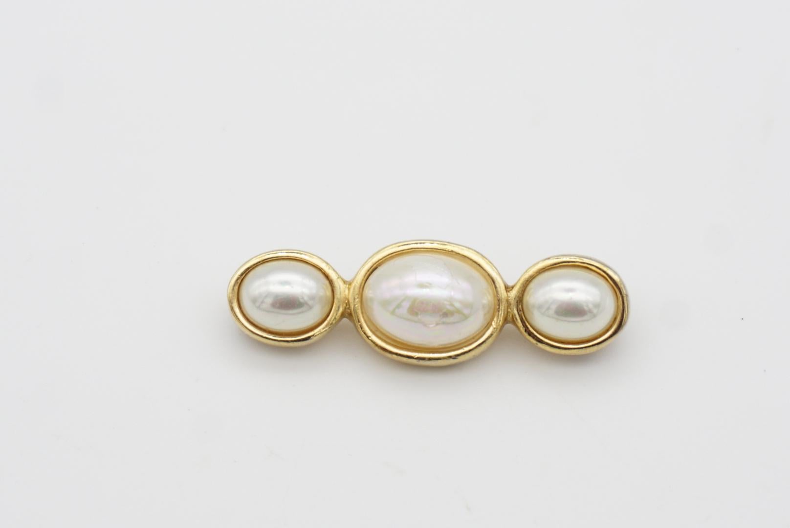 Christian Dior Vintage 1980s Trio White Oval Pearl Long Bar Elegant Gold Brooch  For Sale 3