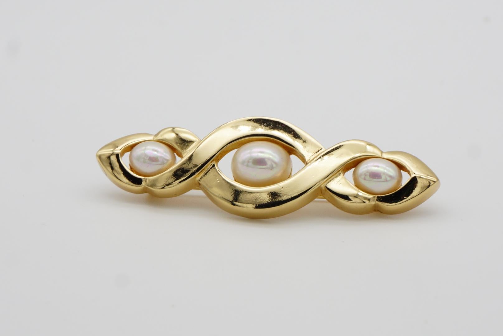 Christian Dior Vintage 1980s Trio White Pearls Croissant Twist Bar Gold Brooch For Sale 2