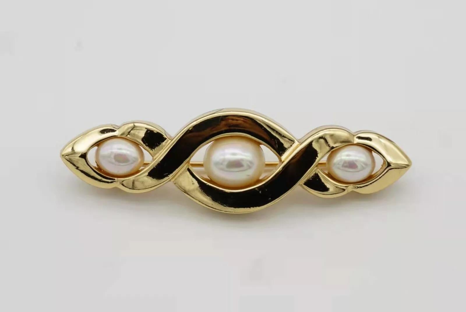 Christian Dior Vintage 1980s Trio White Pearls Croissant Twist Bar Gold Brooch 2