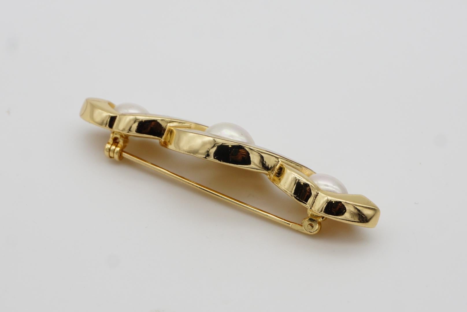 Christian Dior Vintage 1980s Trio White Pearls Croissant Twist Bar Gold Brooch For Sale 4