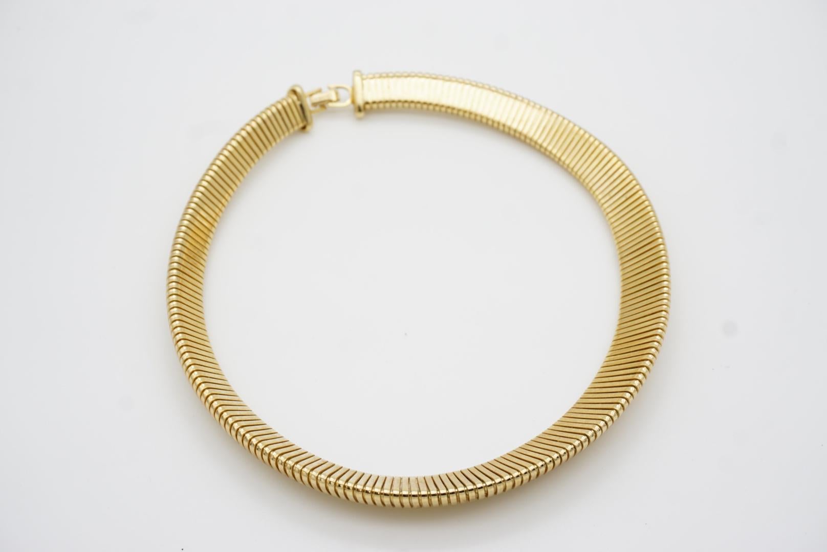 Christian Dior Vintage 1980s Unisex Ribbed Omega Snake Choker Collar Necklace For Sale 8