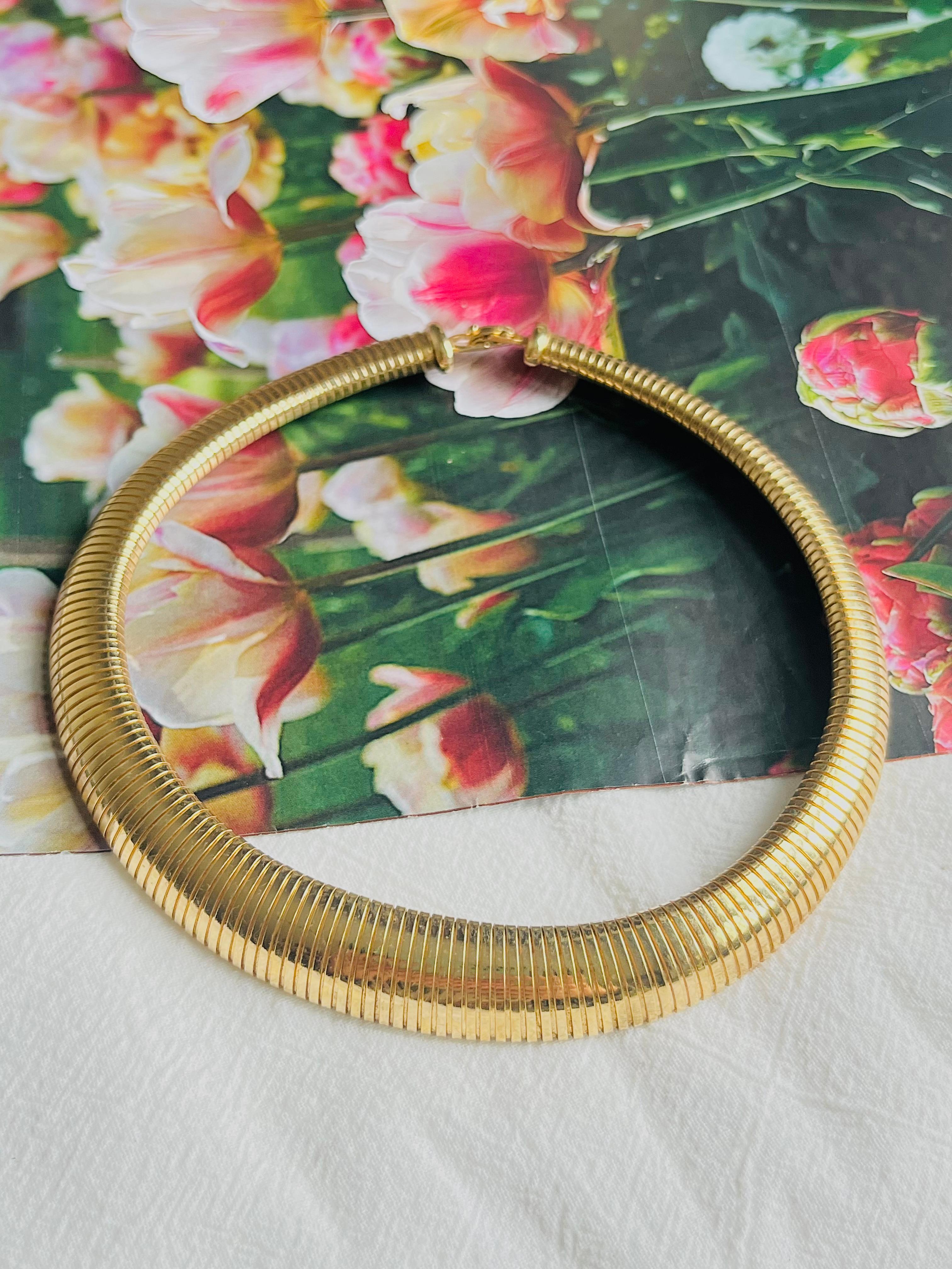 Art Deco Christian Dior Vintage 1980s Unisex Ribbed Omega Snake Choker Collar Necklace For Sale