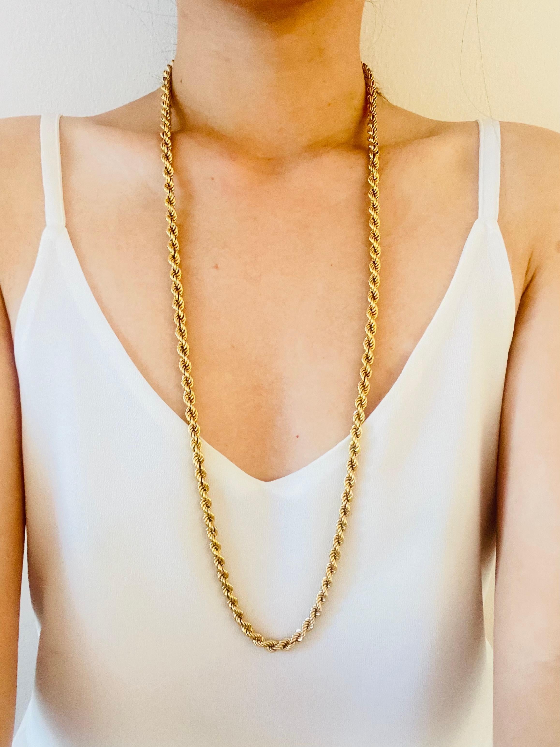 Christian Dior Vintage 1980s Versatile Twist Rope Chain Gold Long Necklace In Excellent Condition For Sale In Wokingham, England