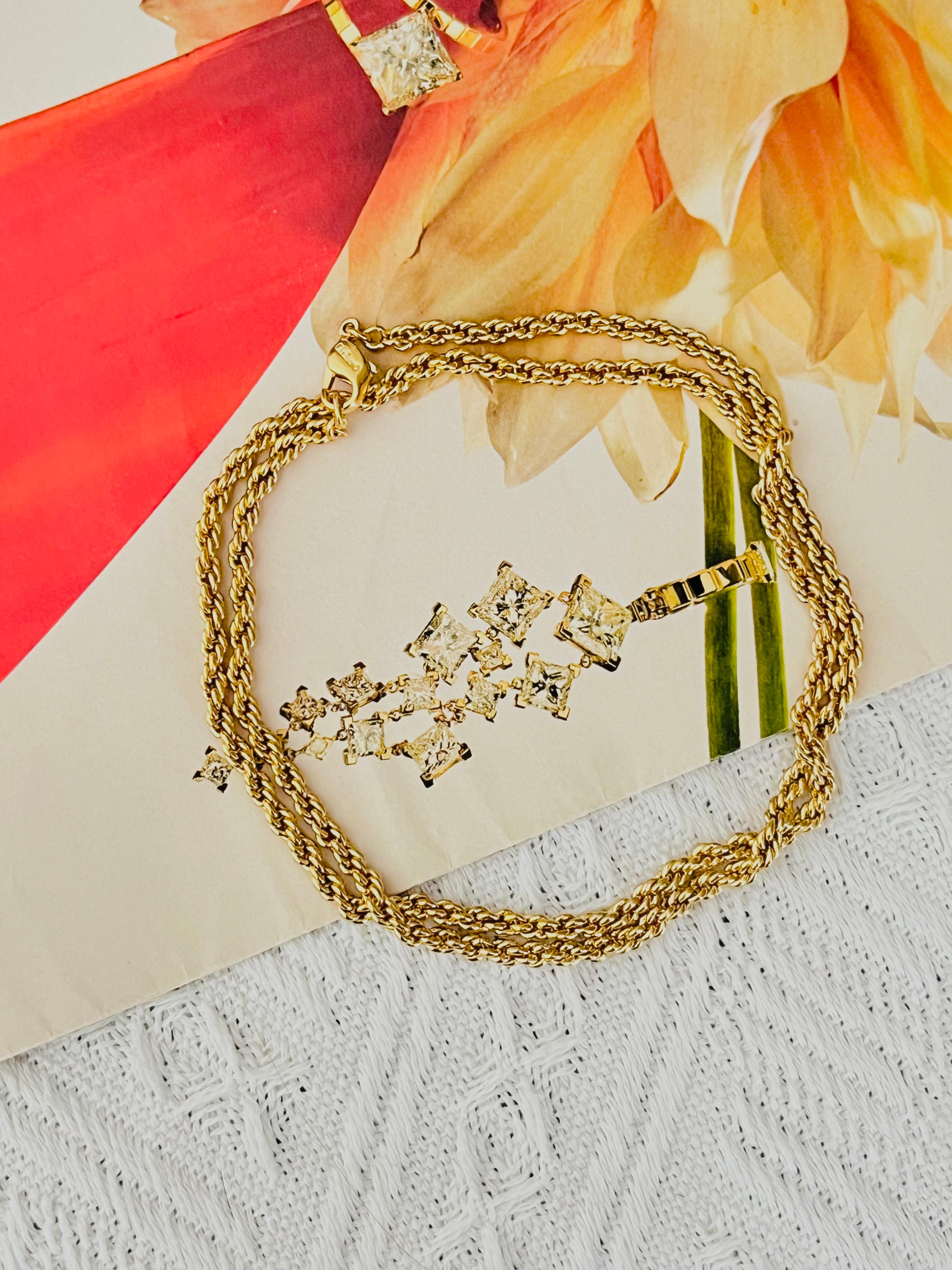 Christian Dior Vintage 1980 Unisex Versatile Twist Spiral Rope Chain Modernist Long Necklace Bracelet, Gold Tone

Très bon état. Aucune perte de couleur. 100% authentique. 

Une pièce unique. Signé 