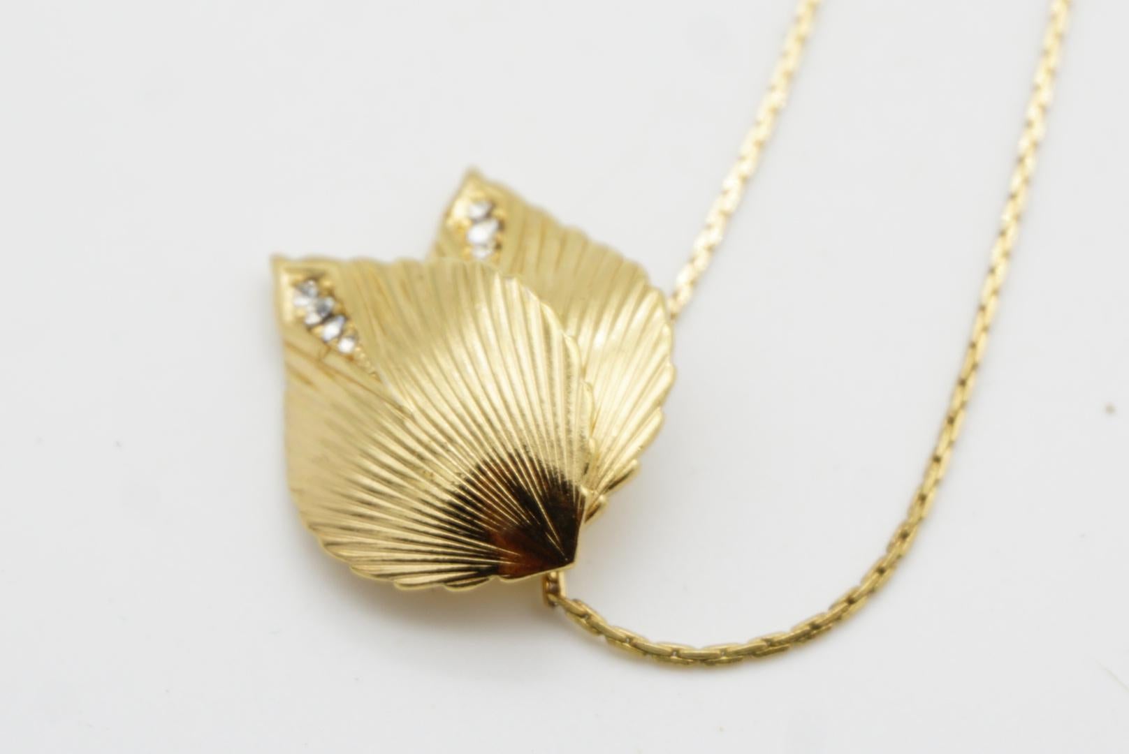 Christian Dior Vintage 1980s Vivid Double Curled Leaf Crystals Pendant Necklace For Sale 6
